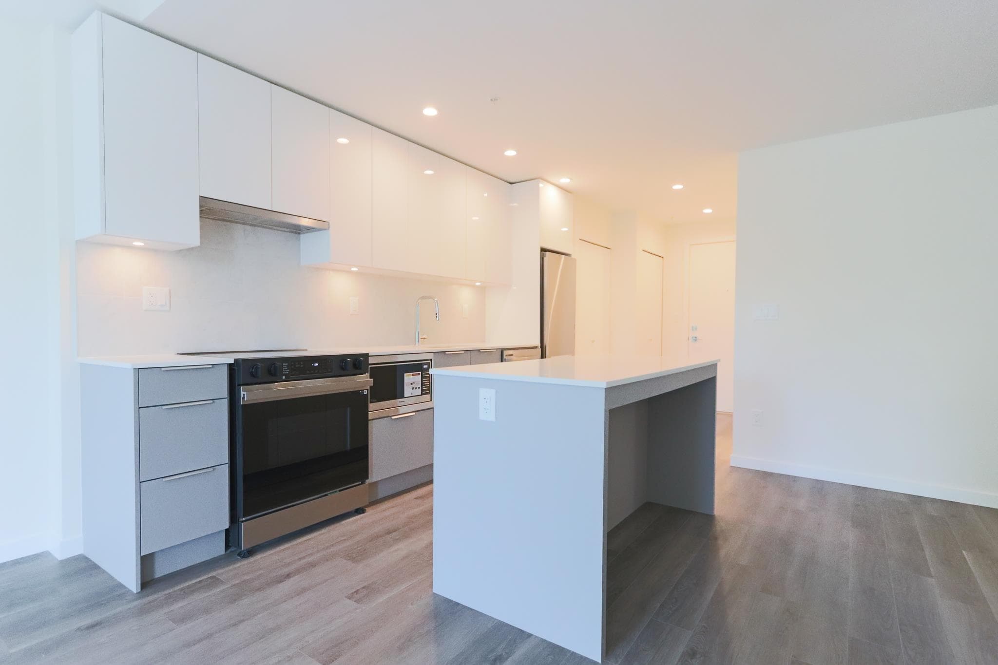 312 - 14257 103a Avenue, Surrey, V3T 1T1 — photo 3