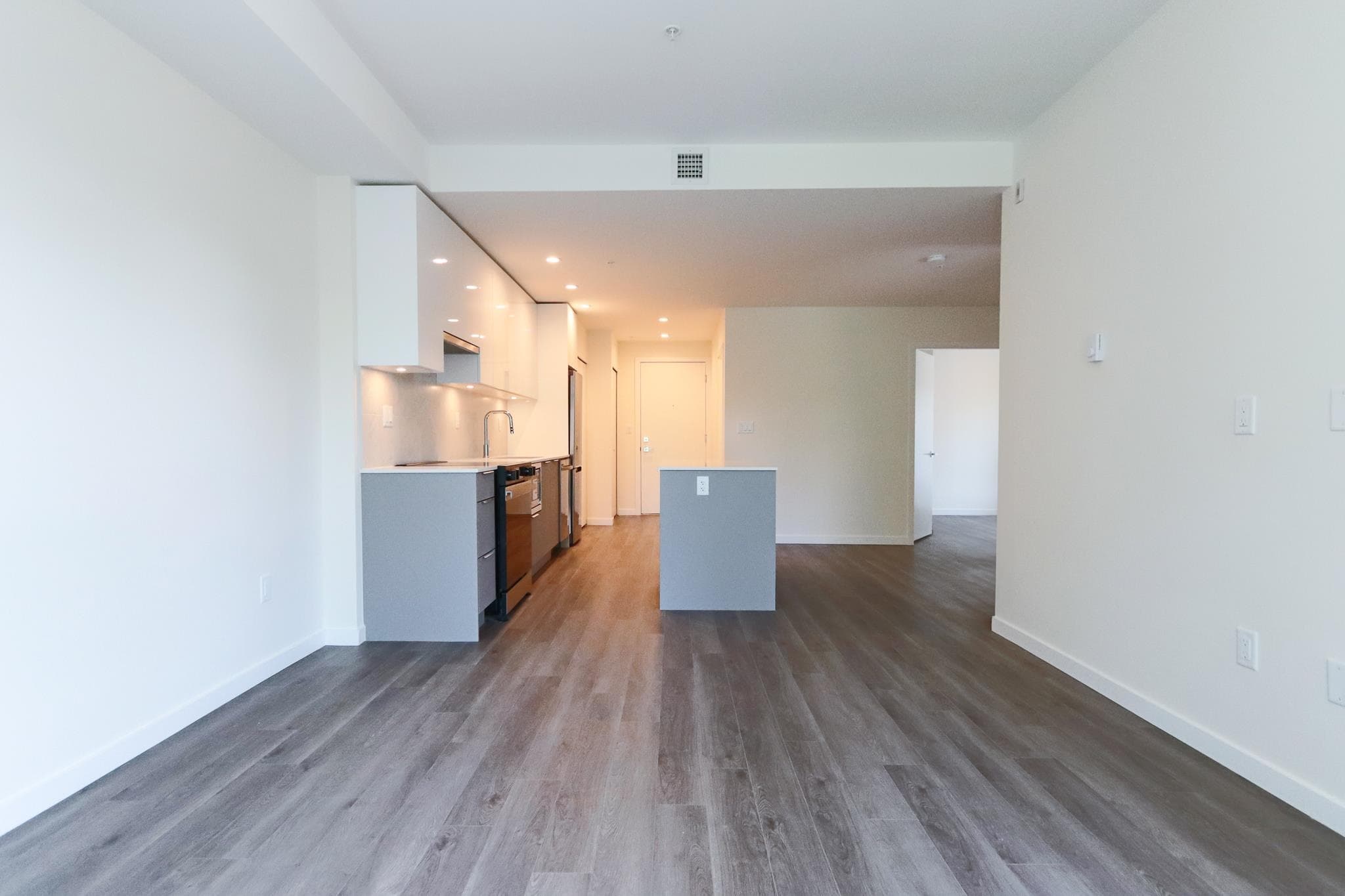 312 - 14257 103a Avenue, Surrey, V3T 1T1 — photo 5