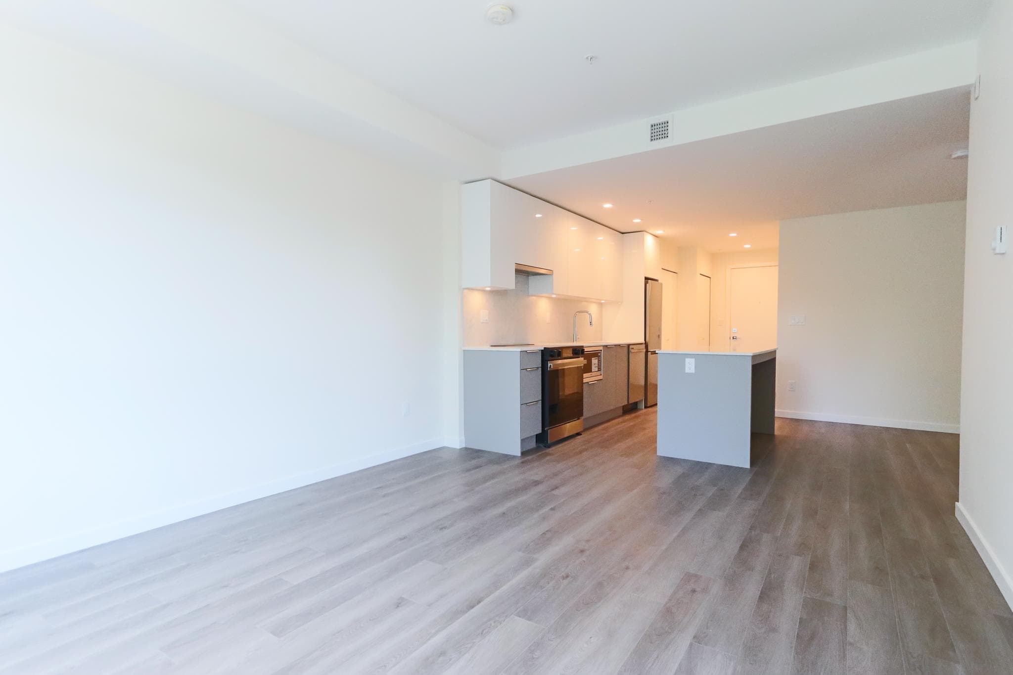 312 - 14257 103a Avenue, Surrey, V3T 1T1 — photo 4