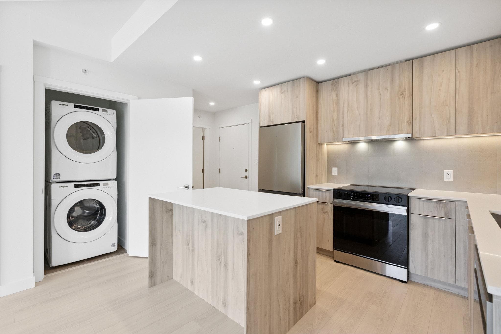 PH617 - 3596 Malsum Drive, North Vancouver, V7G 0B5 — photo 5