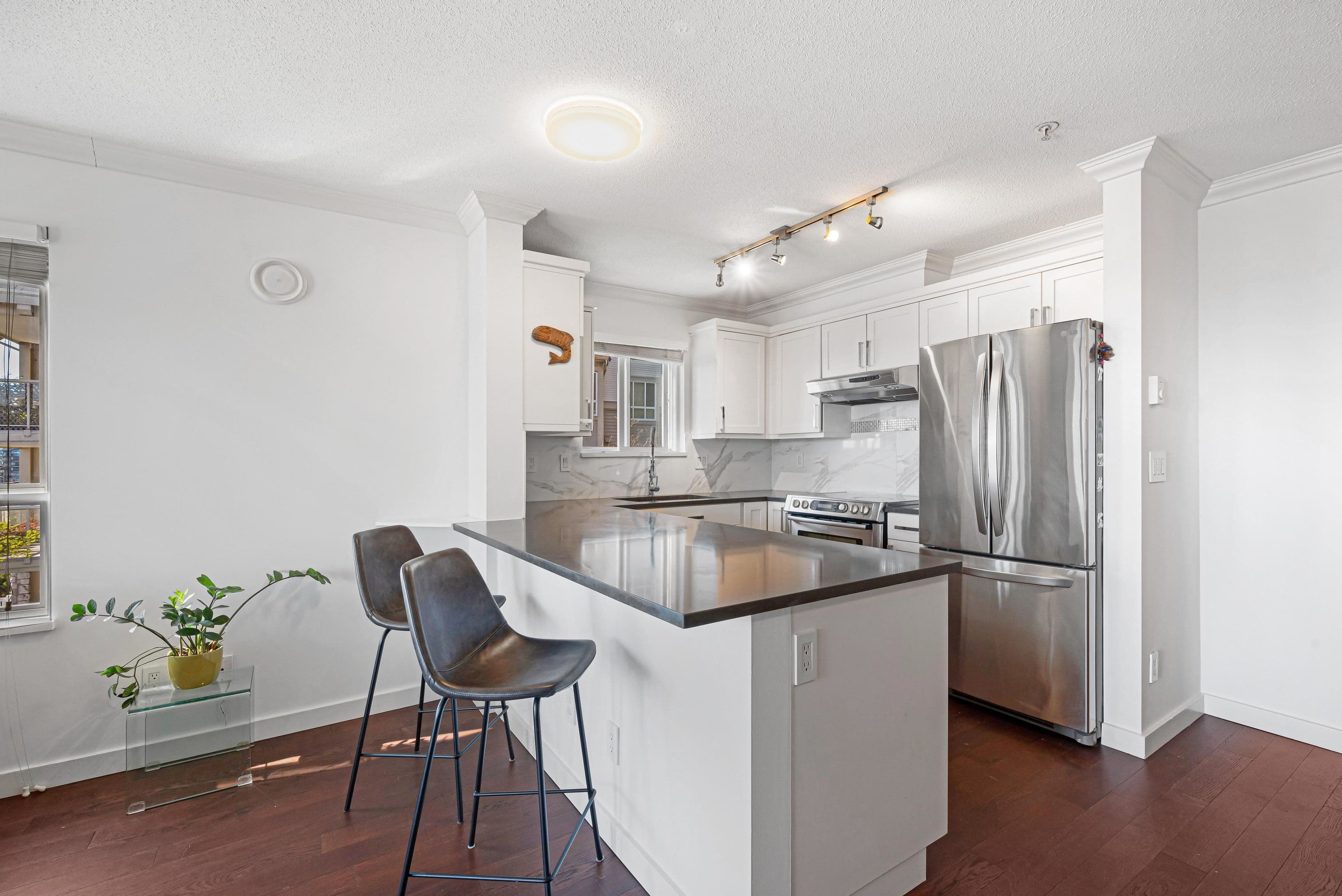 213 - 365 E 1st Street, North Vancouver, V7L 4W5 — photo 3