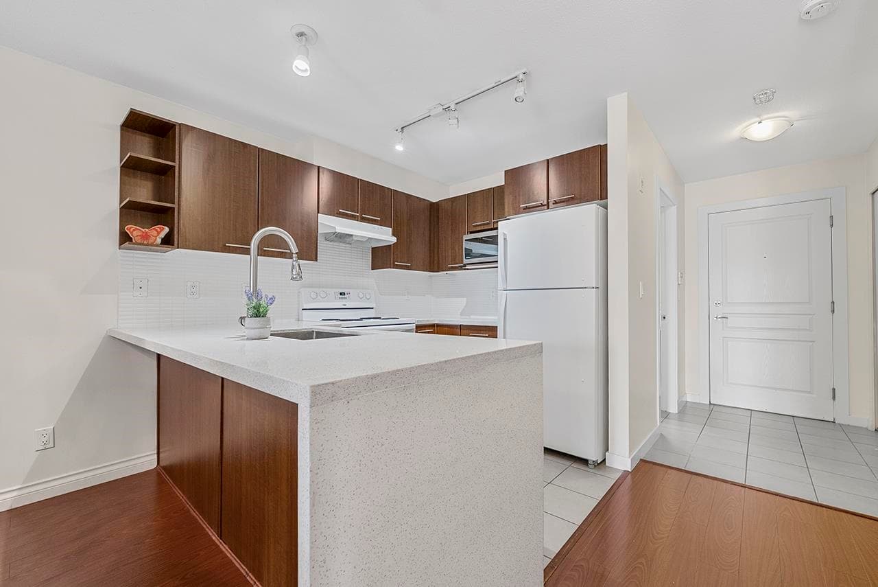 108 - 4833 Brentwood Drive, Burnaby, V5C 0C3 — photo 5