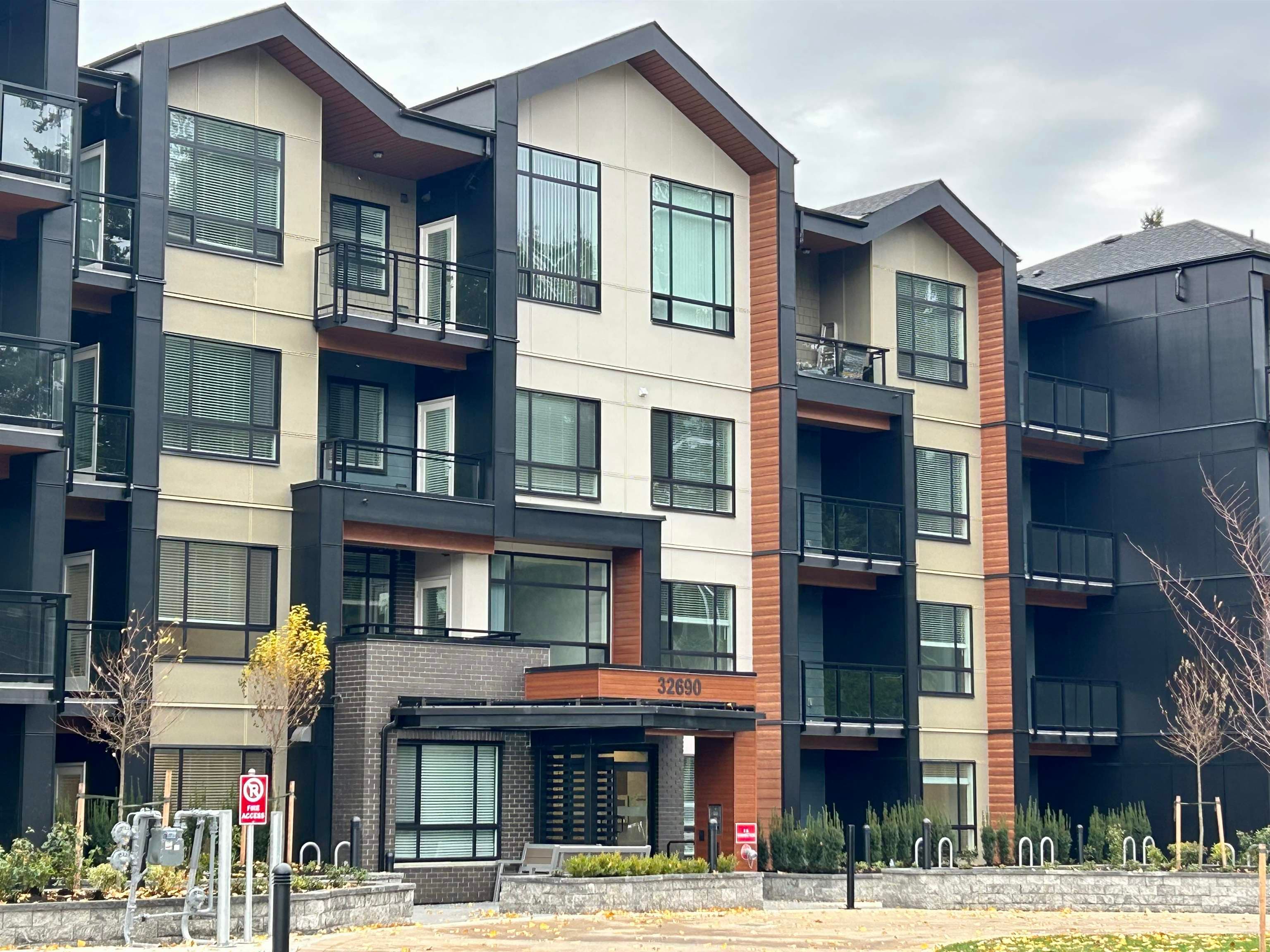 406 - 32690 14th Avenue, Mission, V2V 0K5 — photo 1