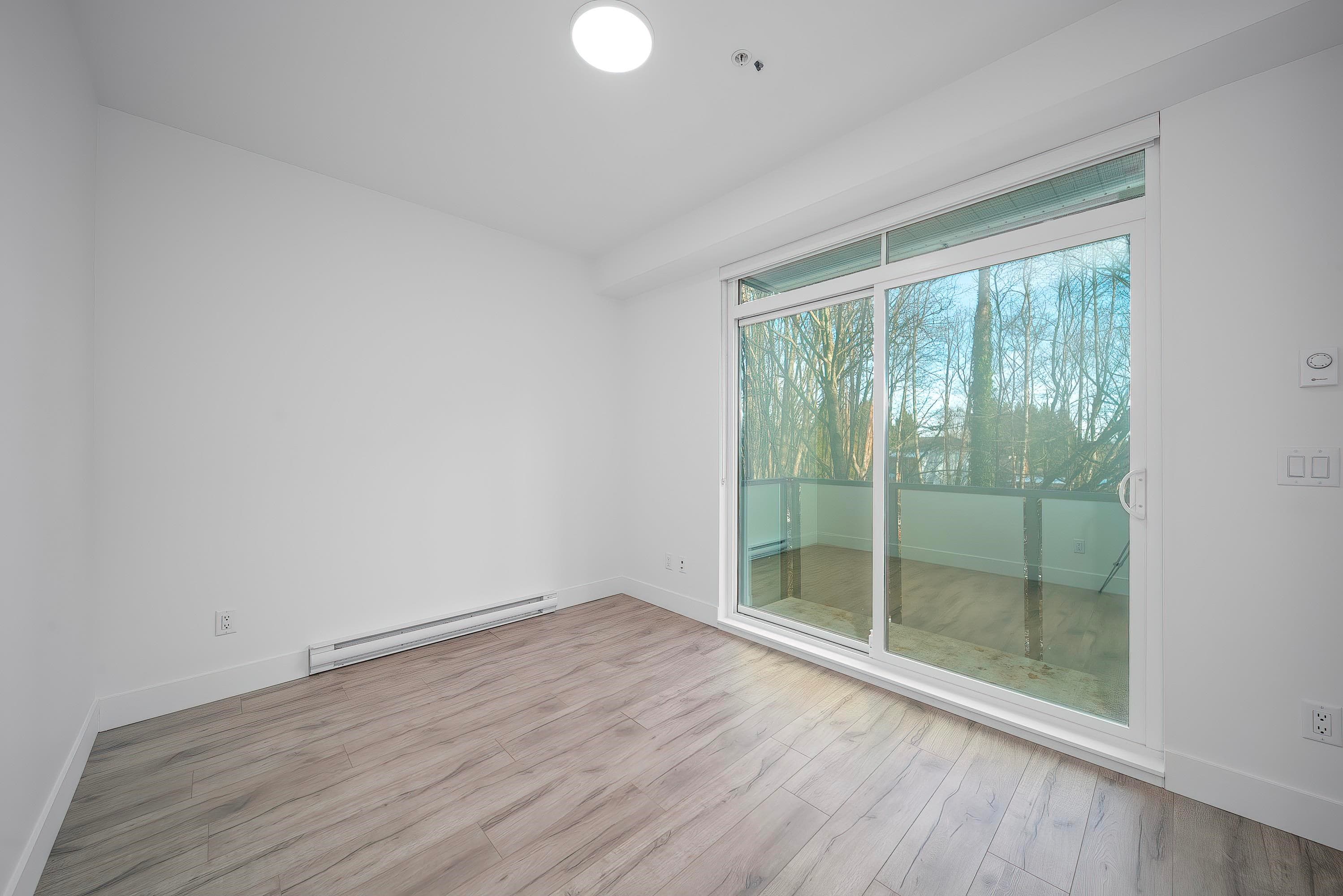 30 - 6328 King George Boulevard, Surrey, V3X 1E6 — photo 4