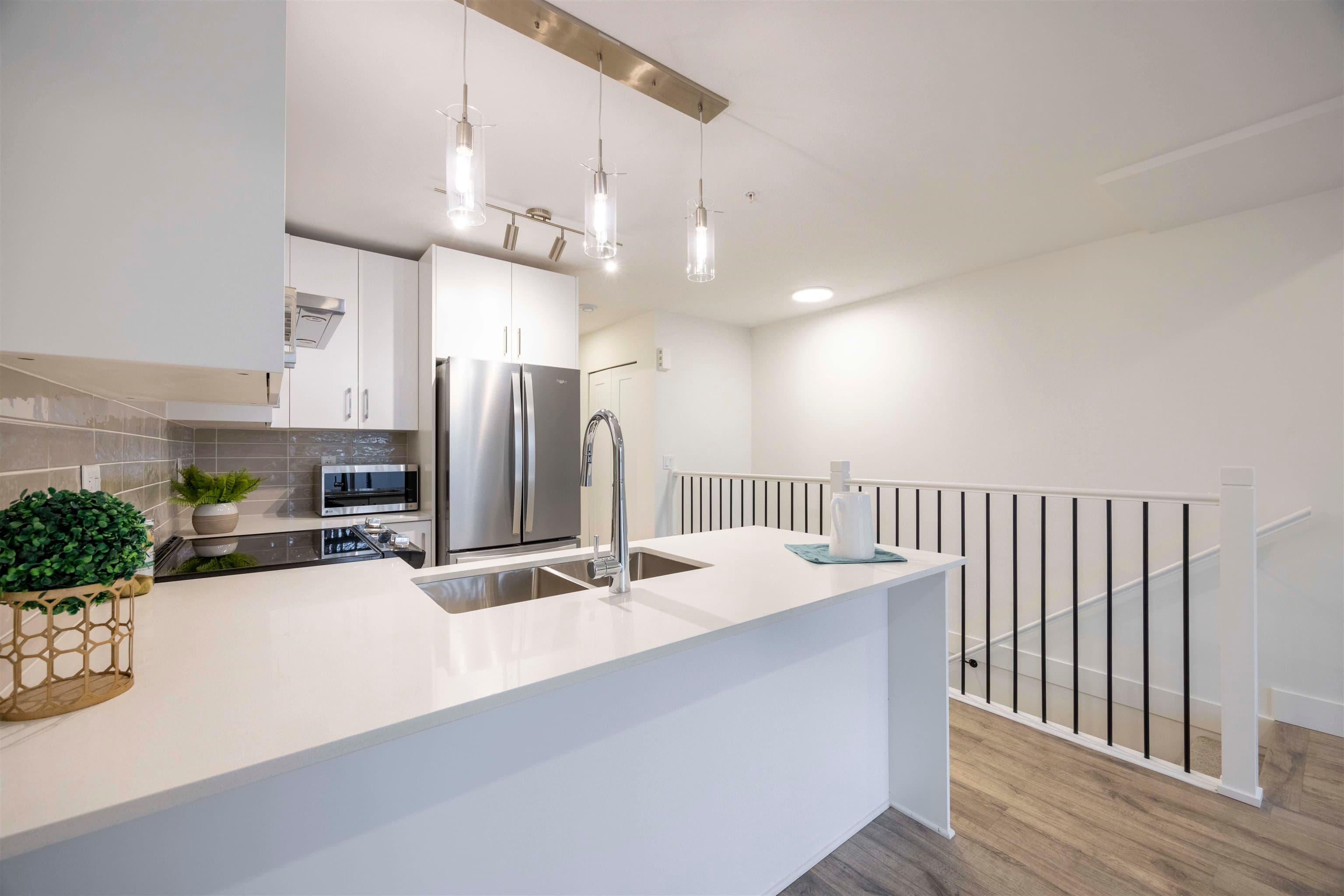 37 - 6328 King George Boulevard, Surrey, V3X 1E6 — photo 2