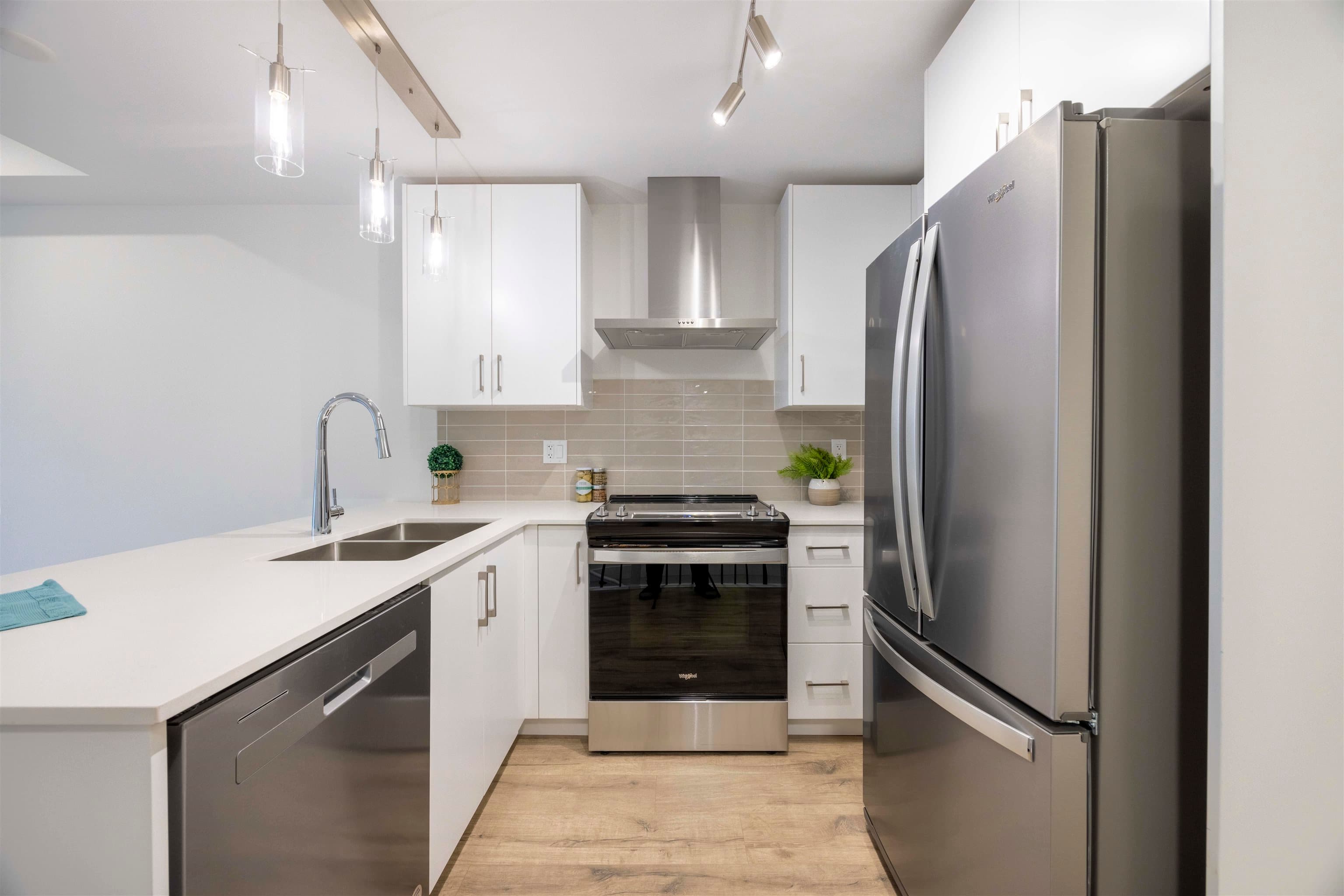 37 - 6328 King George Boulevard, Surrey, V3X 1E6 — photo 3