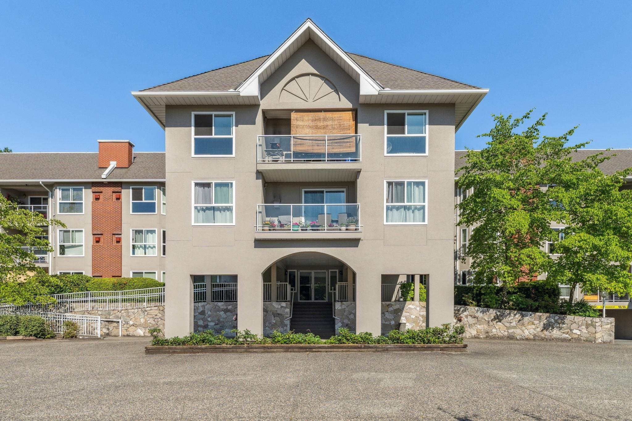 312 - 19835 64 Avenue, Langley, V2Y 1L8 — photo 2