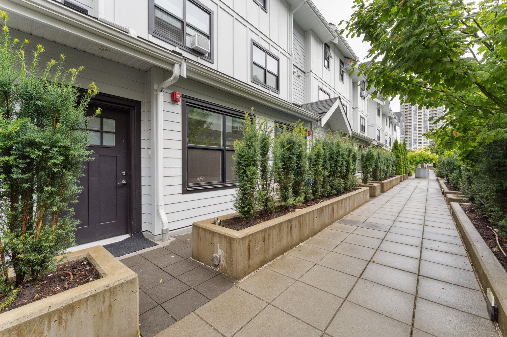 302 - 6933 Arcola Street, Burnaby, V5E 1H5 — photo 3