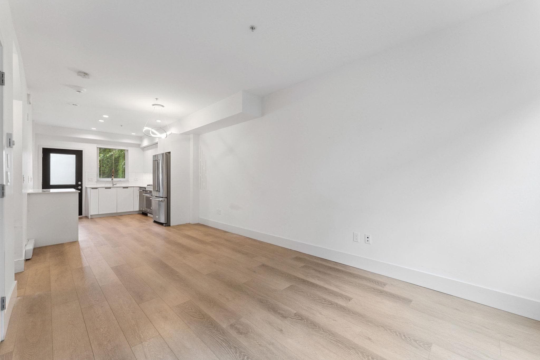 302 - 6933 Arcola Street, Burnaby, V5E 1H5 — photo 5