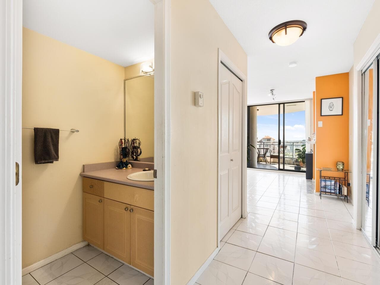 2103 - 719 Princess Street, New Westminster, V3M 6T9 — photo 3