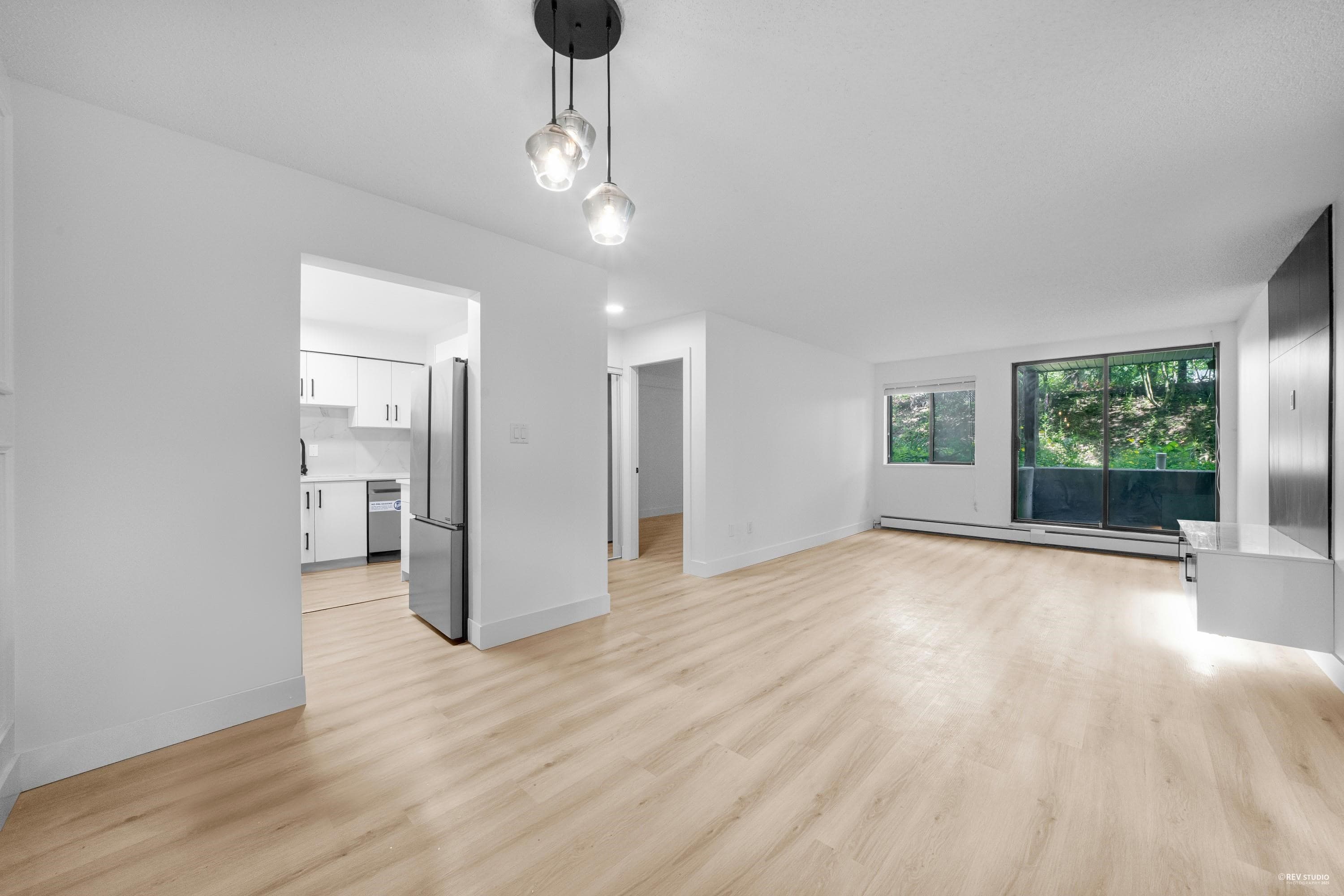 111 - 10698 151a Street, Surrey, V3R 8T5 — photo 1