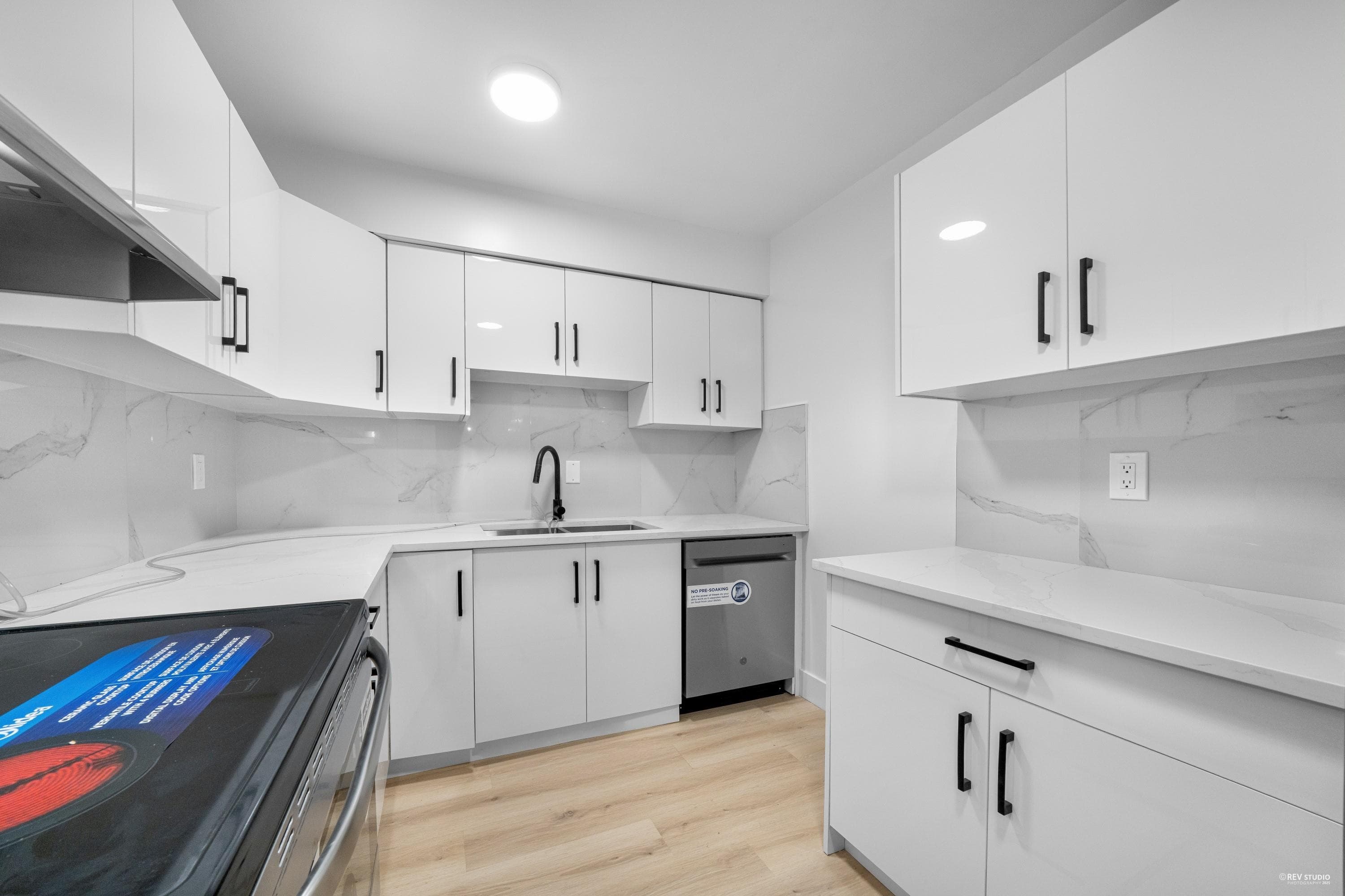 111 - 10698 151a Street, Surrey, V3R 8T5 — photo 5