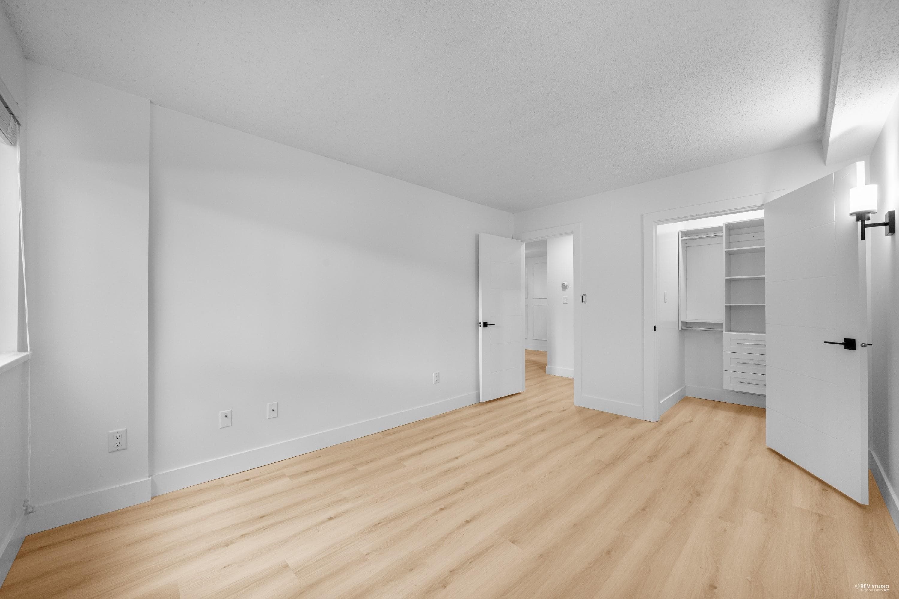 111 - 10698 151a Street, Surrey, V3R 8T5 — photo 4