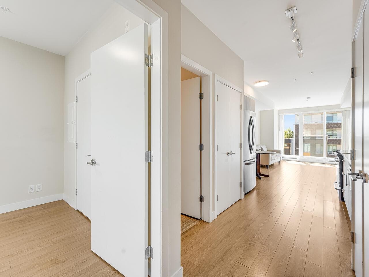 516 - 388 Kootenay Street, Vancouver, V5K 0C5 — photo 4