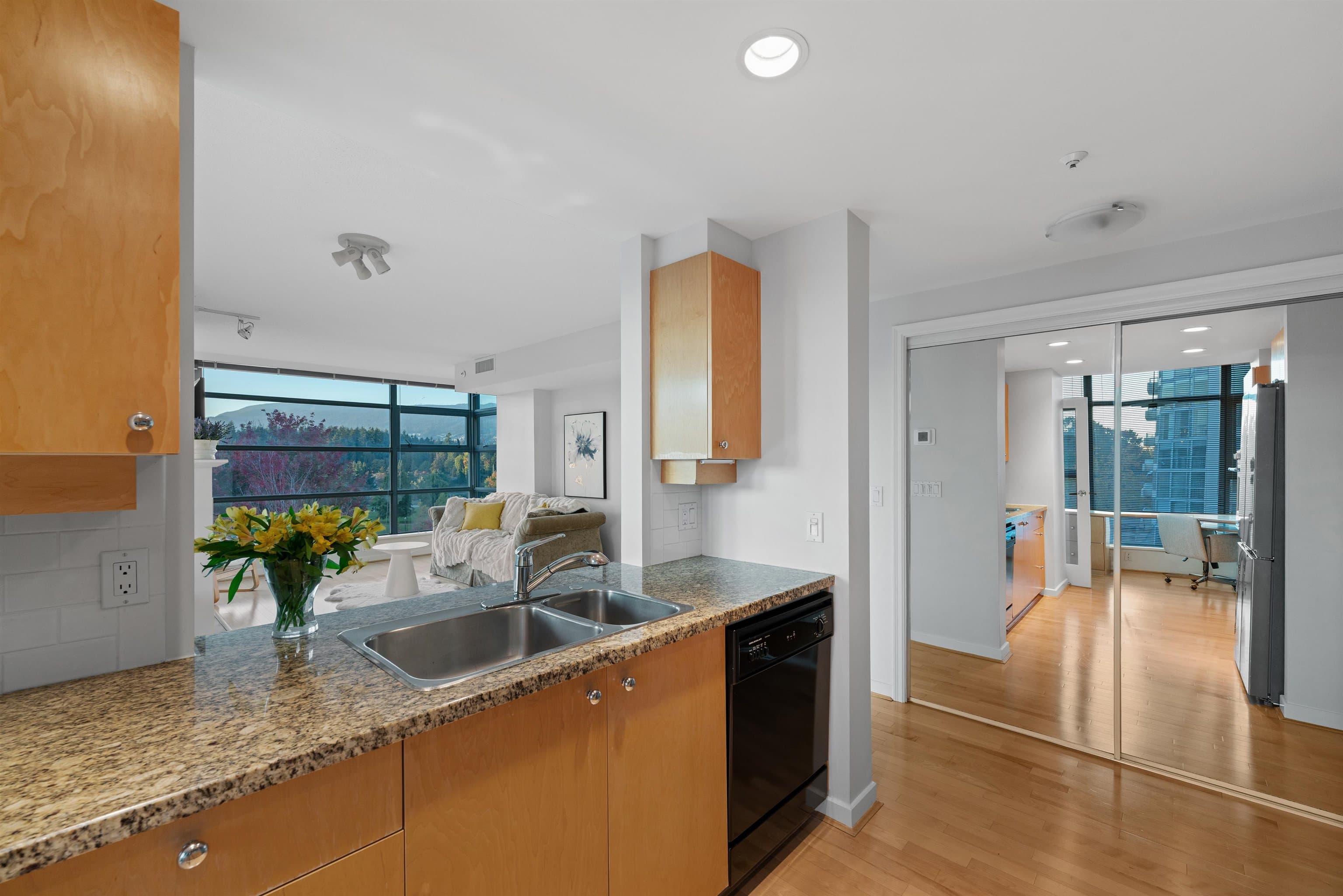 504 - 1790 Bayshore Drive, Vancouver, V6G 3G5 — photo 3