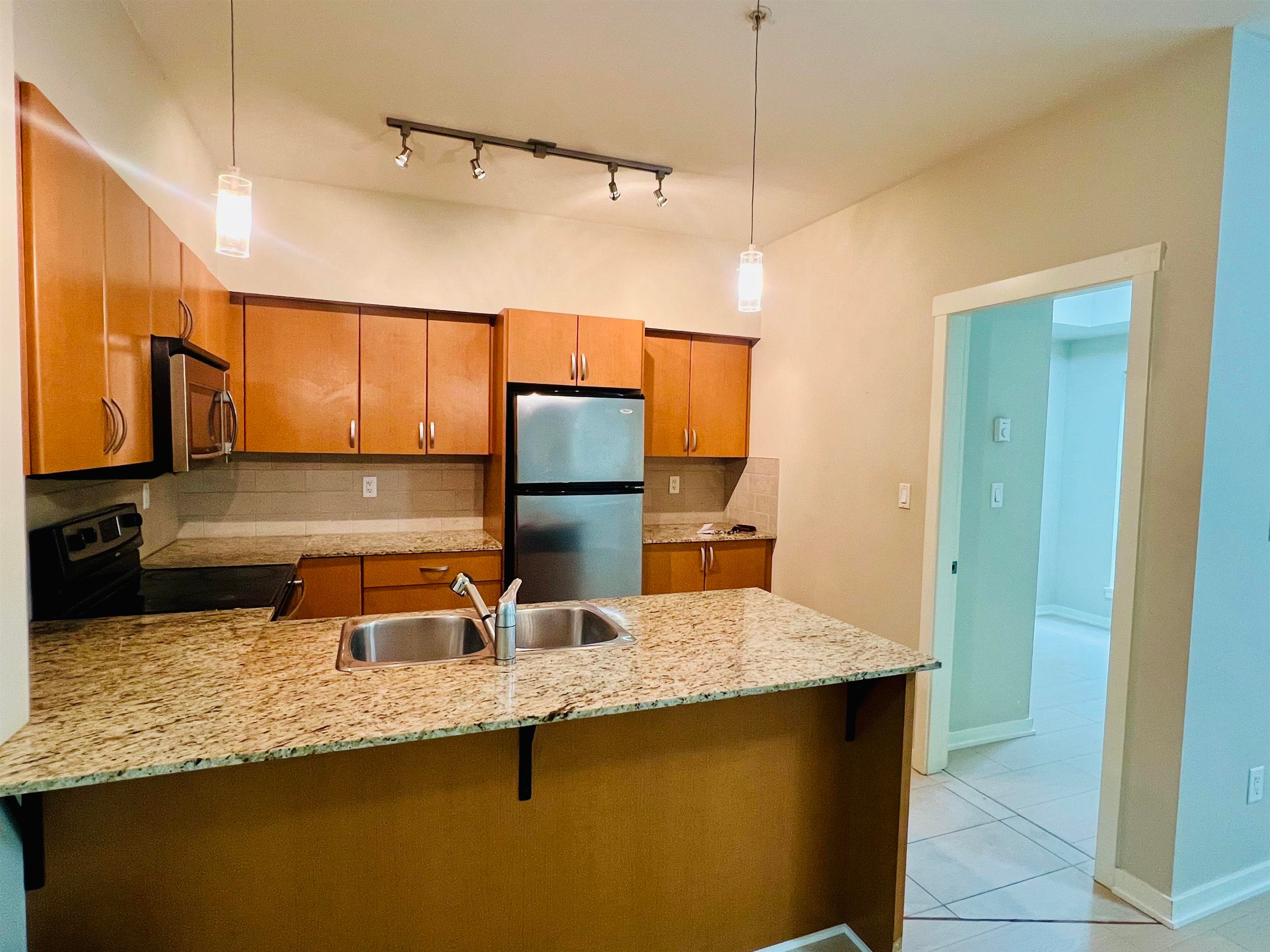 108 - 13789 107a Avenue, Surrey, V3T 0B8 — photo 4