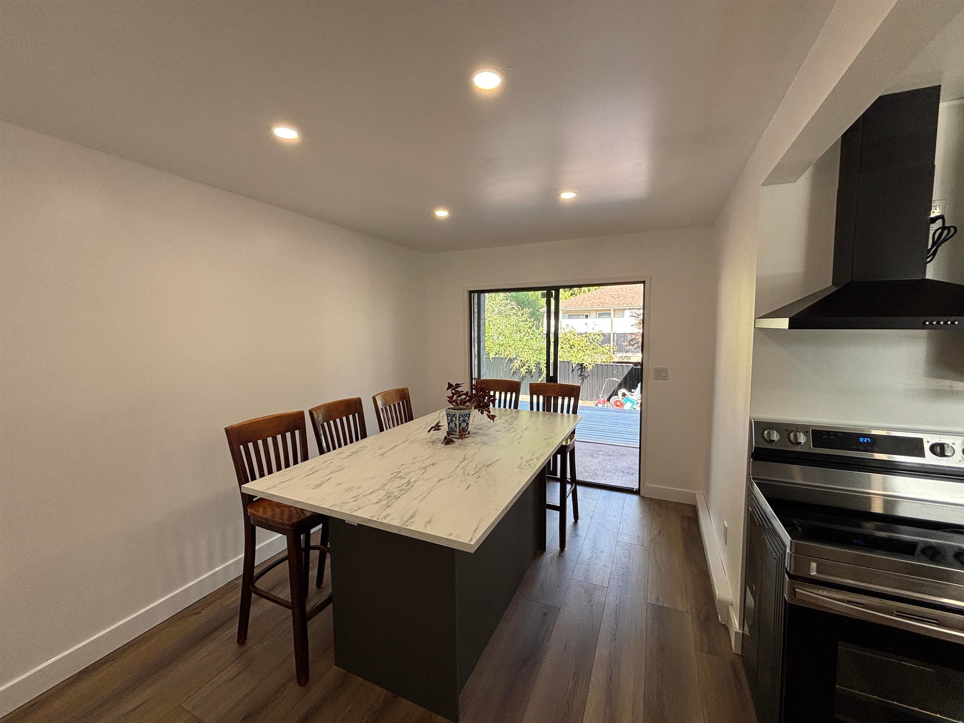 760 Brookside Place, Gibsons, V0N 1V9 — photo 4