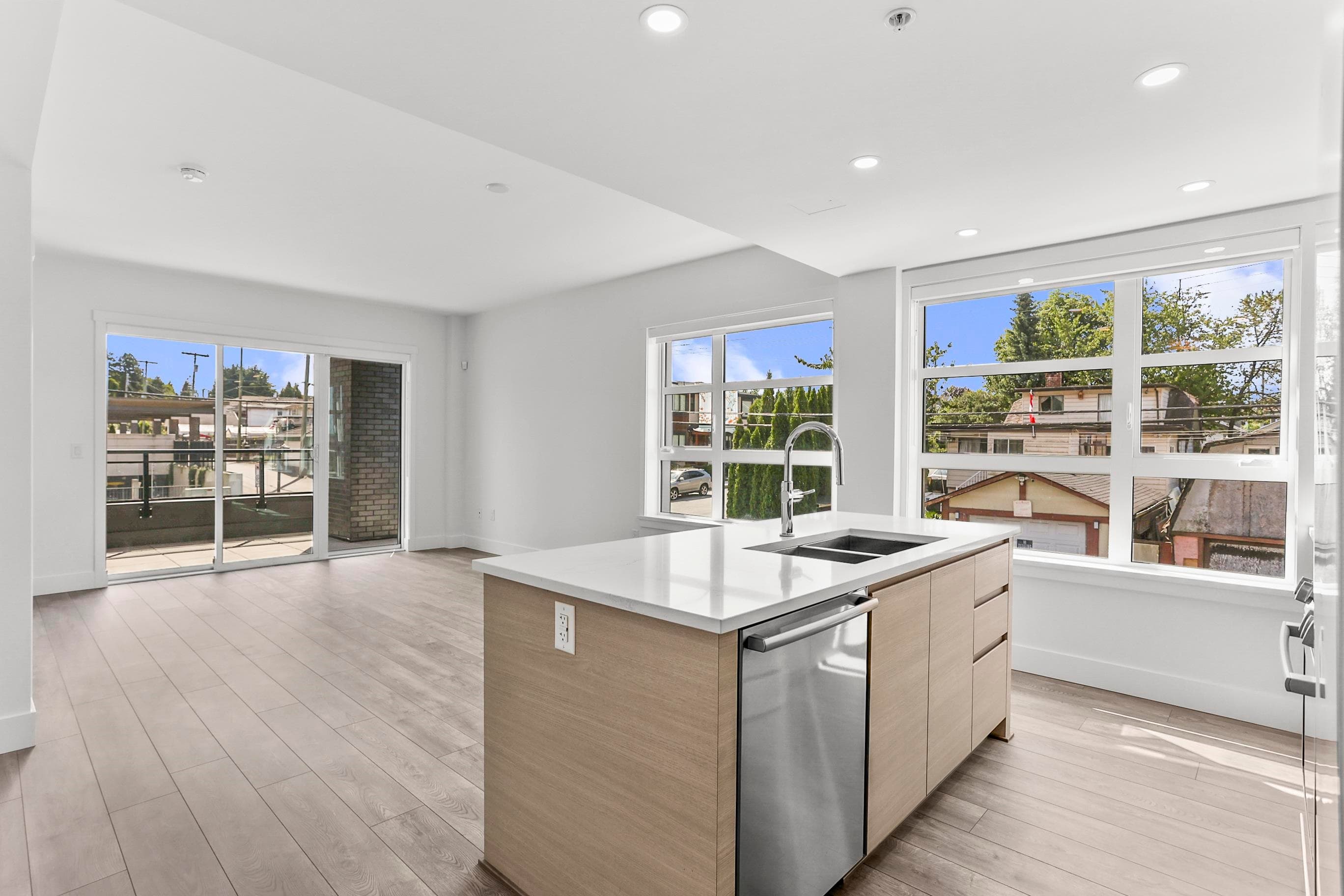 306 - 4788 Hastings Street, Burnaby, V5C 0P3 — photo 4