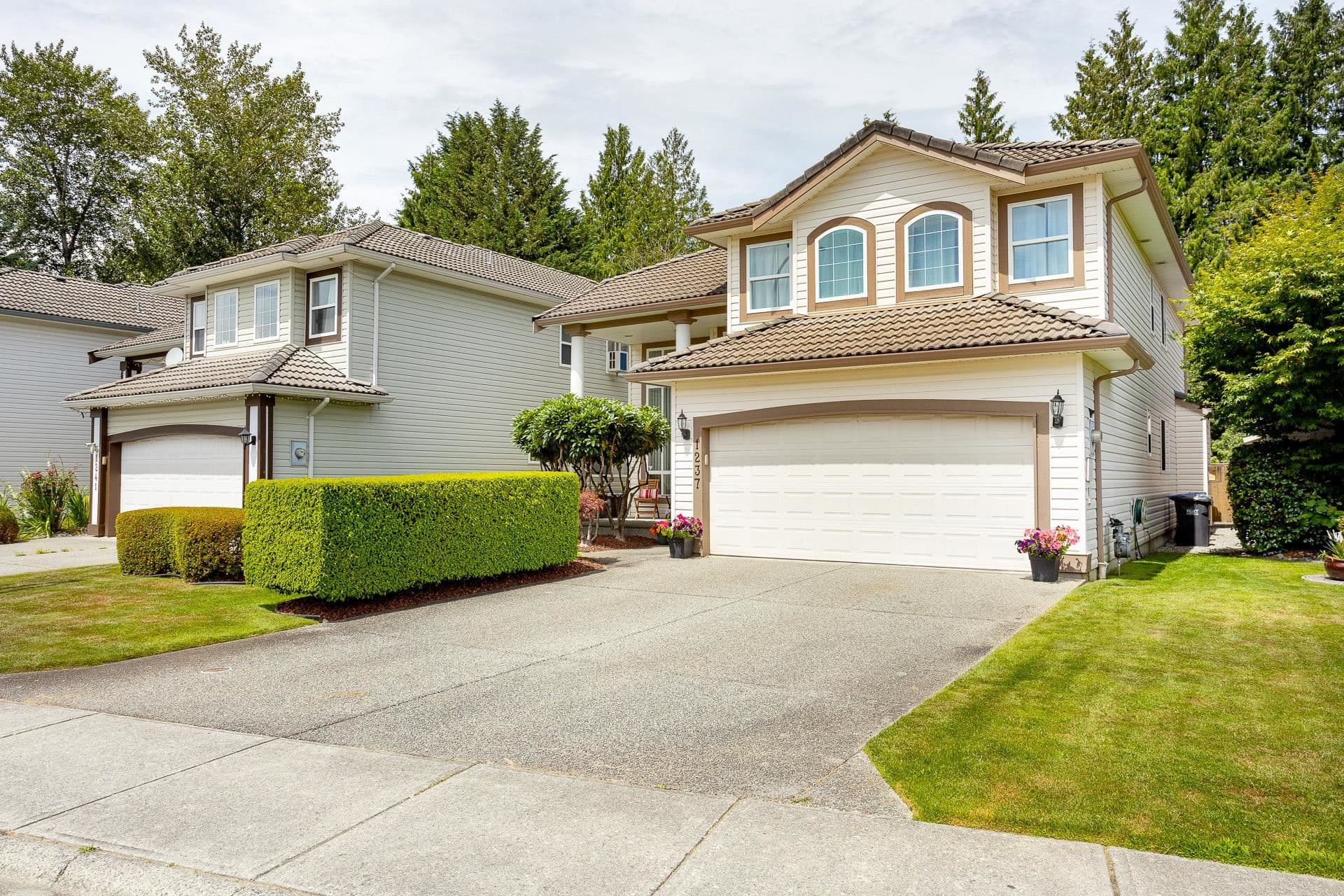1237 Amazon Drive, Port Coquitlam, V3B 7Y9 — photo 2