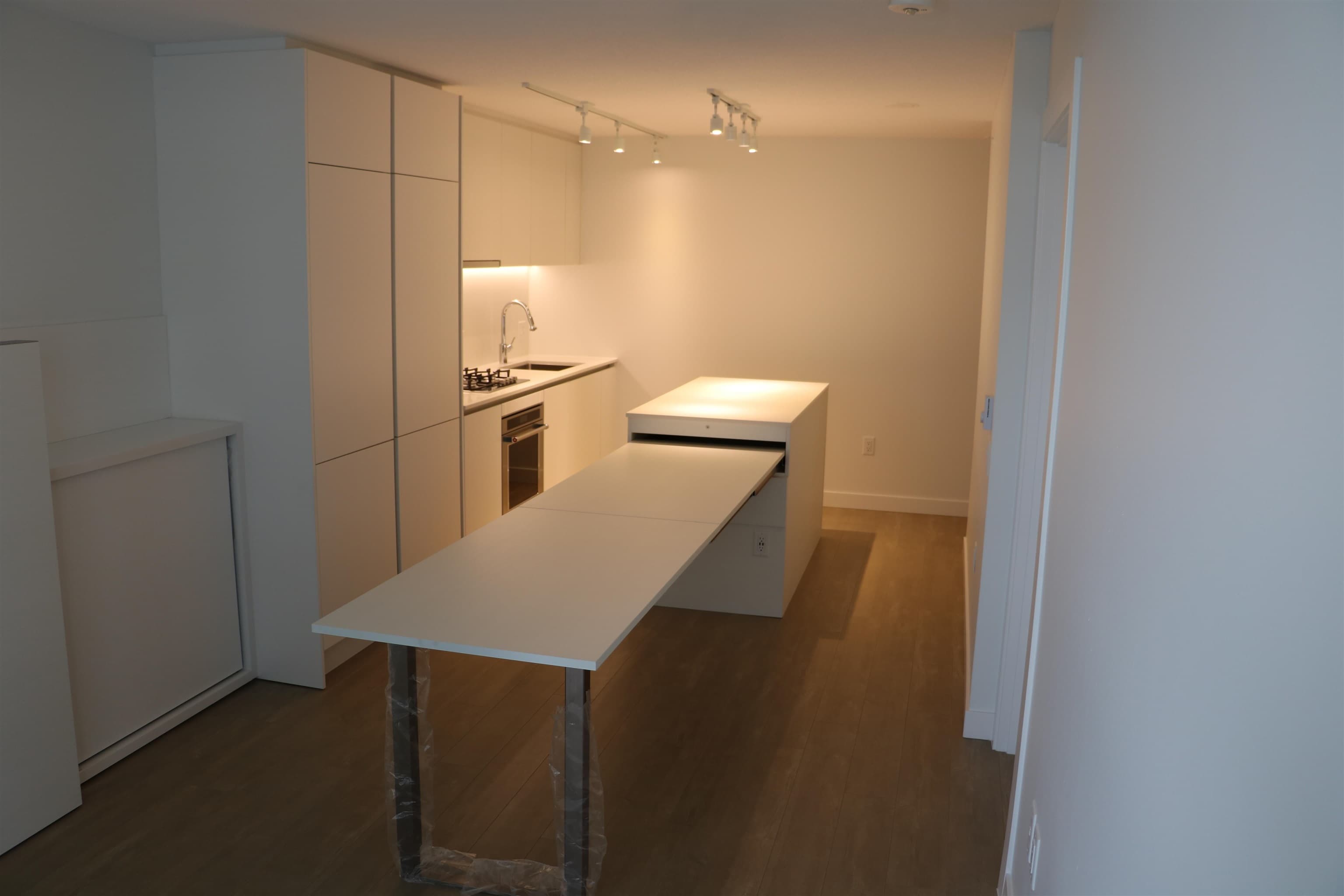 1808 - 908 Quayside Drive, New Westminster, V3M 0L4 — photo 3