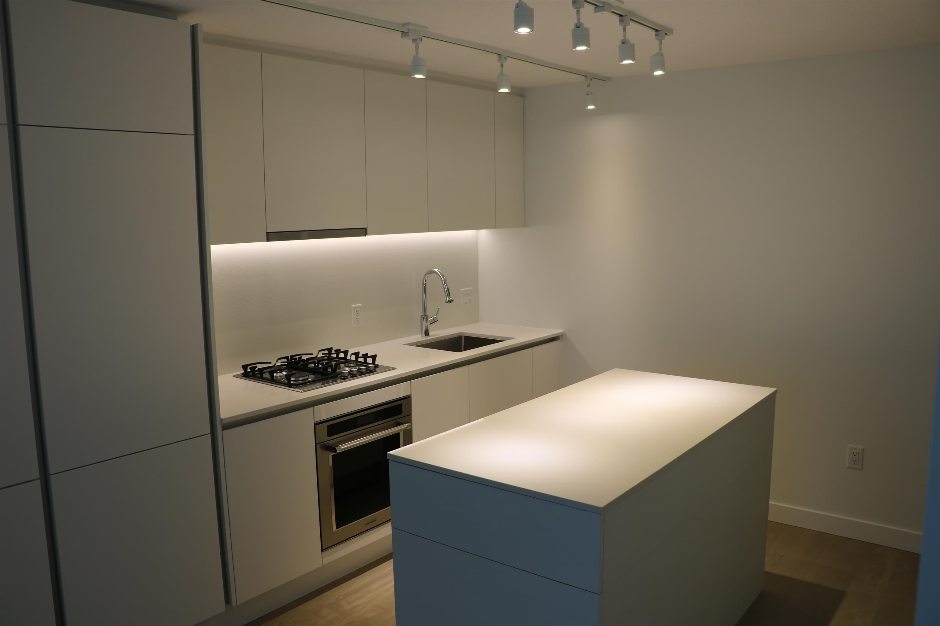 1808 - 908 Quayside Drive, New Westminster, V3M 0L4 — photo 1