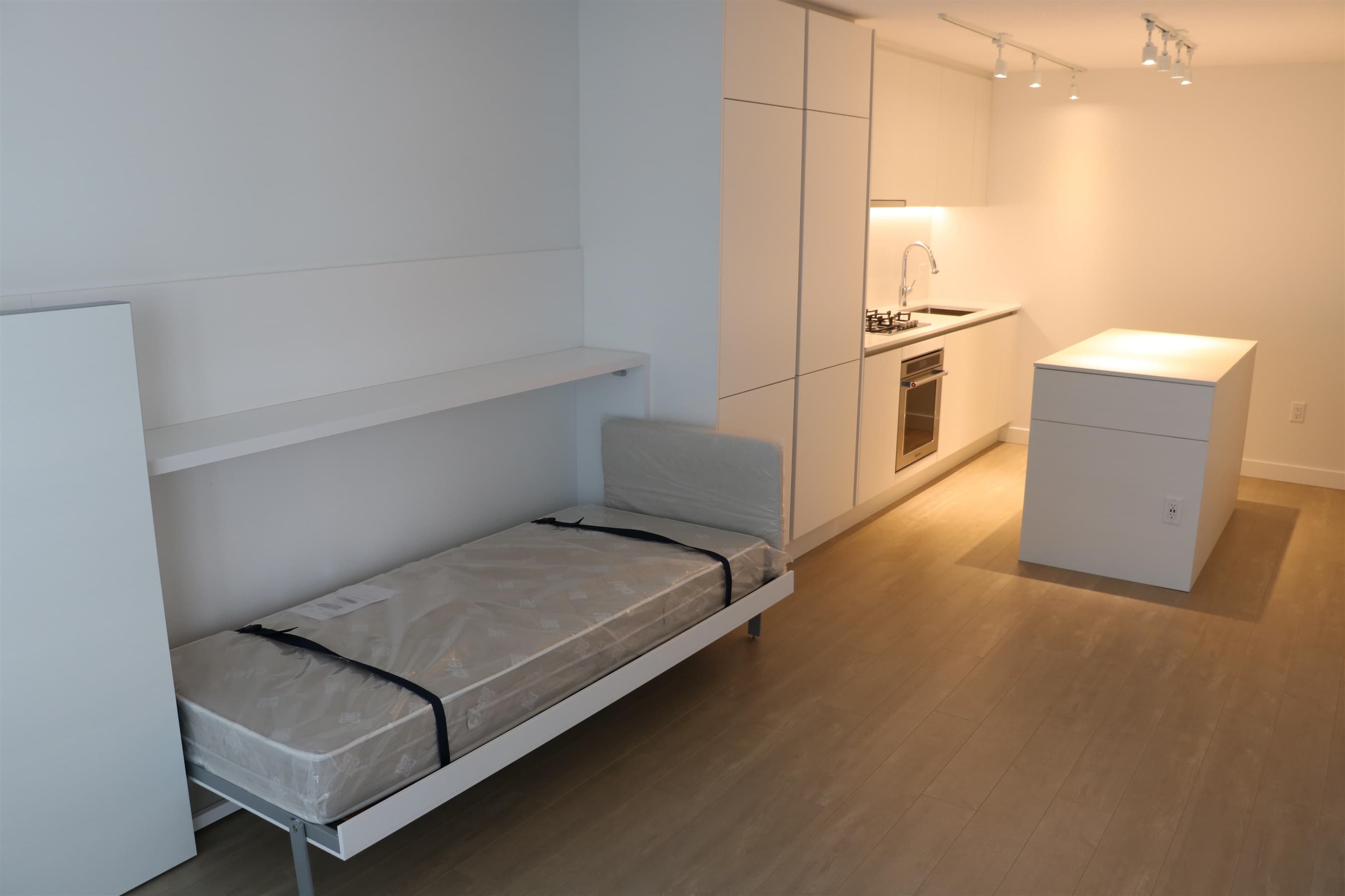 1808 - 908 Quayside Drive, New Westminster, V3M 0L4 — photo 4