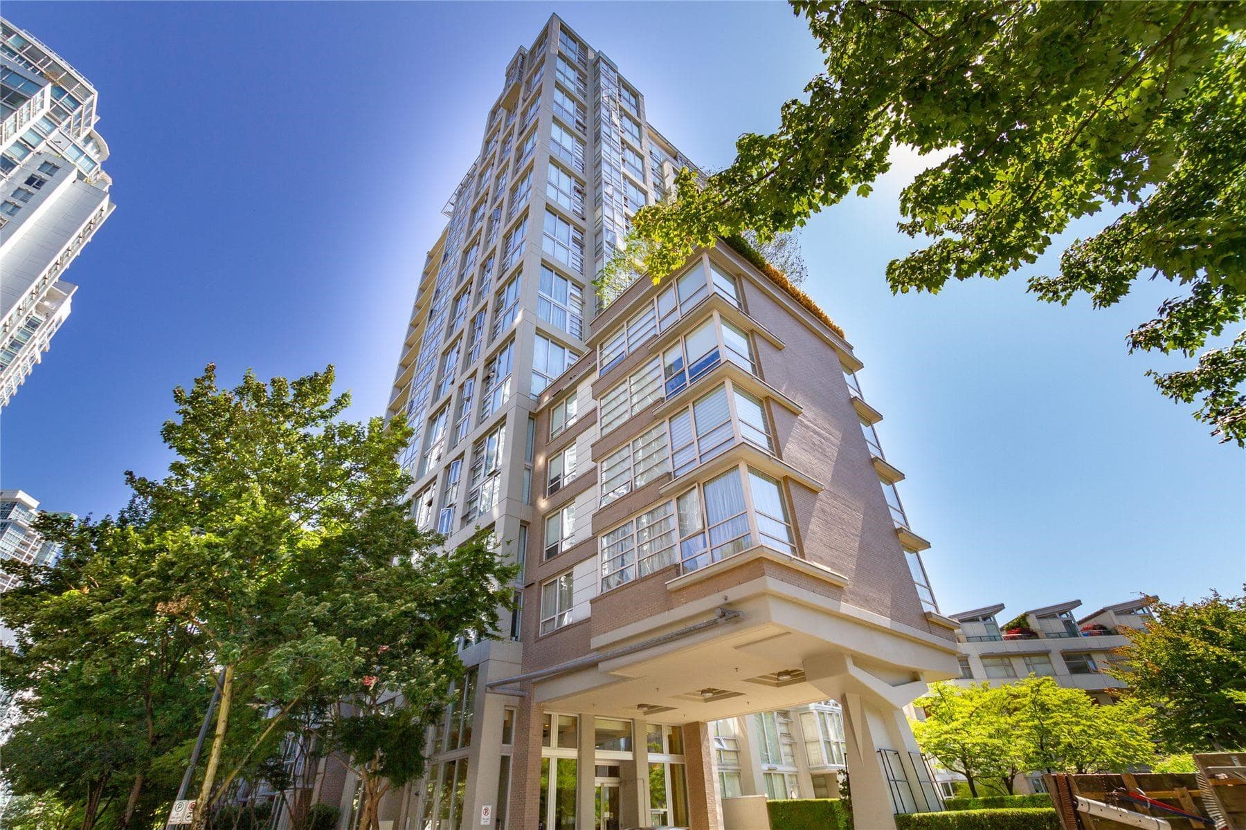 610 - 1228 Marinaside Crescent, Vancouver, V6Z 2W4 — photo 2