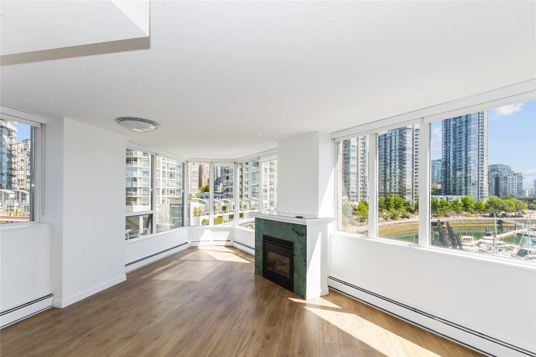 610 - 1228 Marinaside Crescent, Vancouver, V6Z 2W4 — photo 5