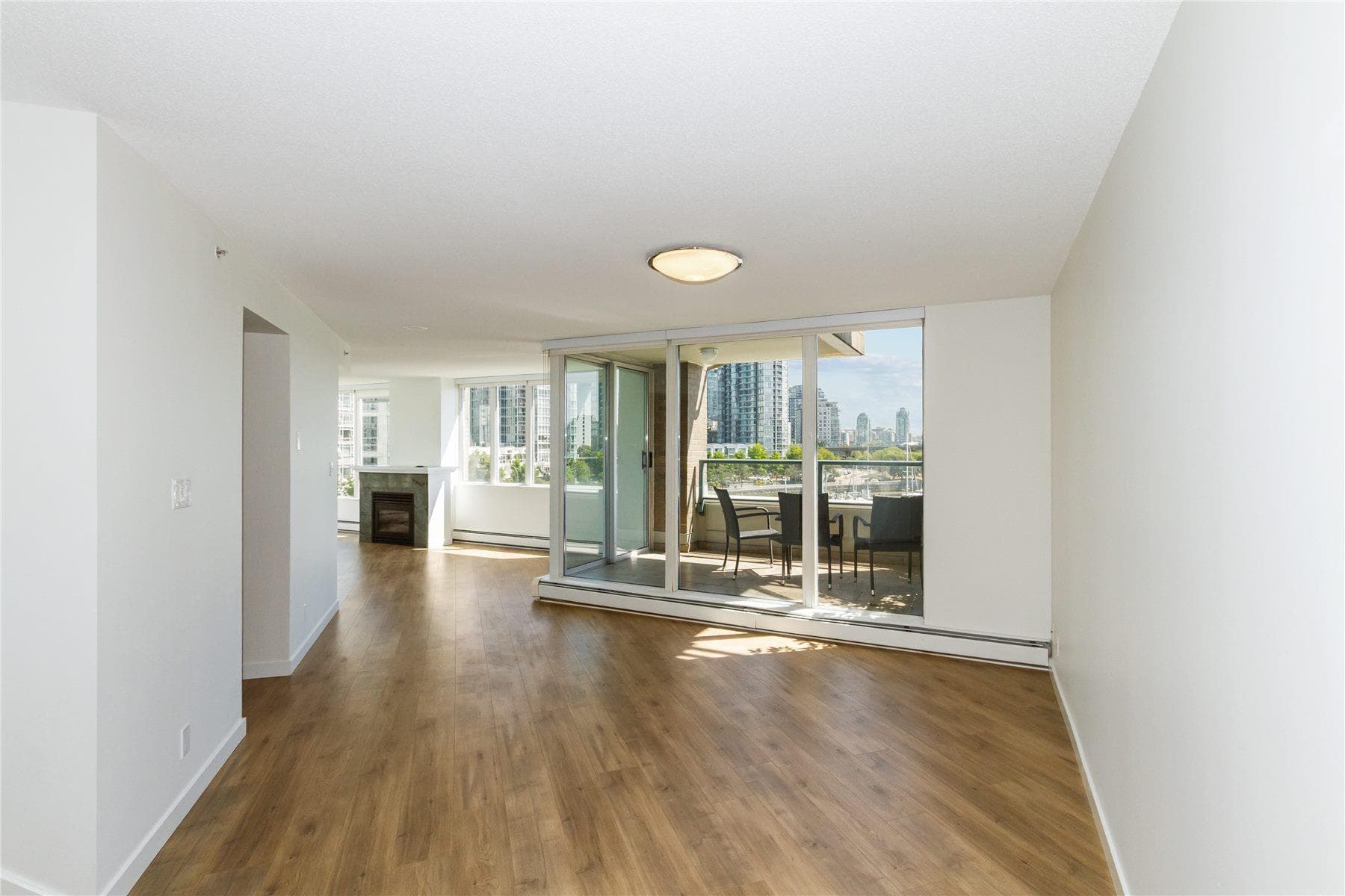 610 - 1228 Marinaside Crescent, Vancouver, V6Z 2W4 — photo 4