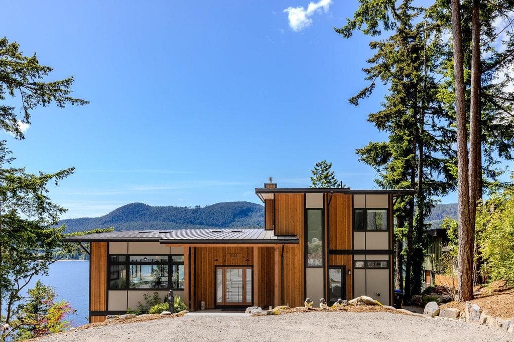 6101 - 6099 Coracle Drive, Sechelt