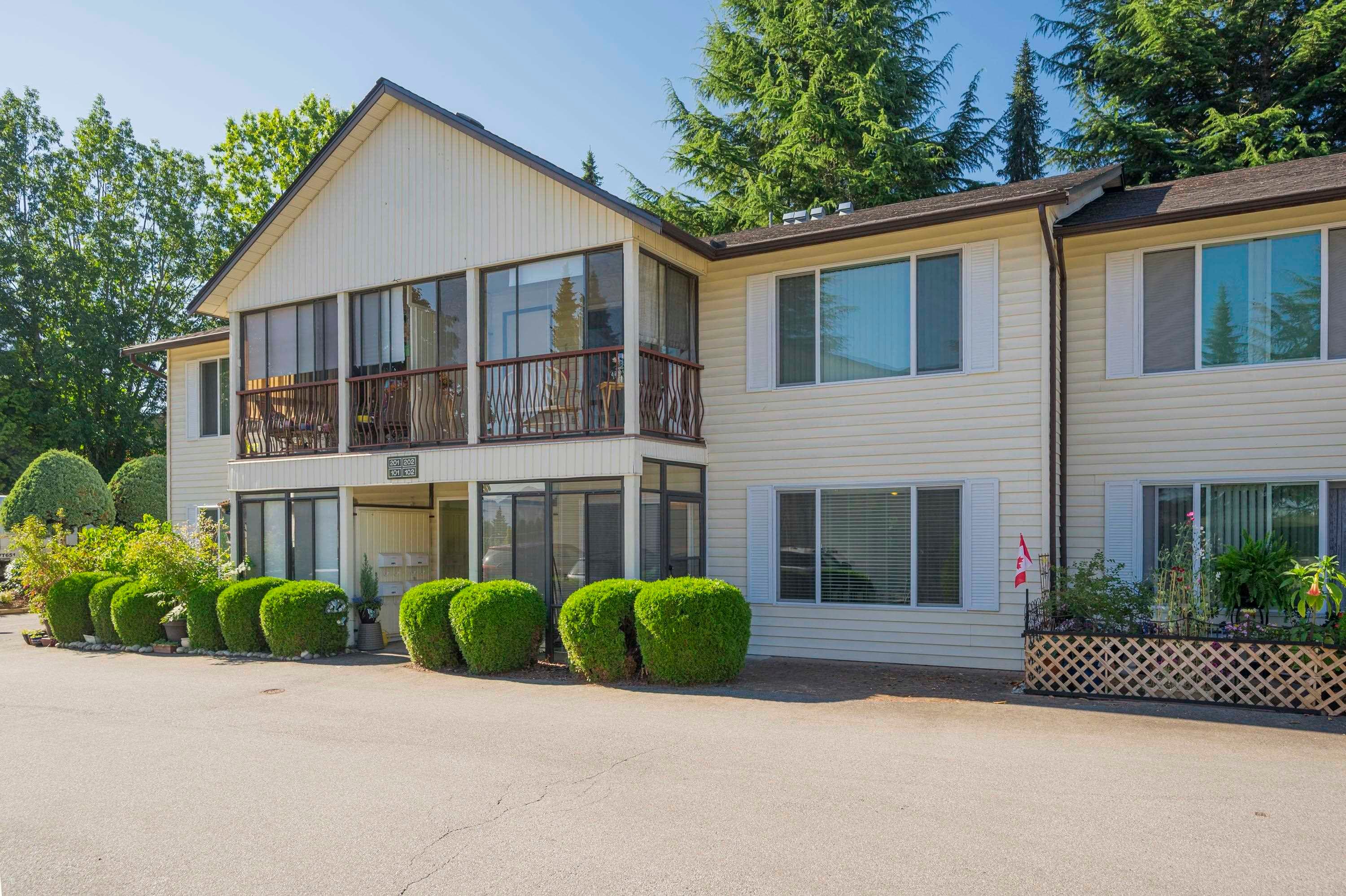 102 - 2853 Bourquin Crescent, Abbotsford, V2S 6H6 — photo 2