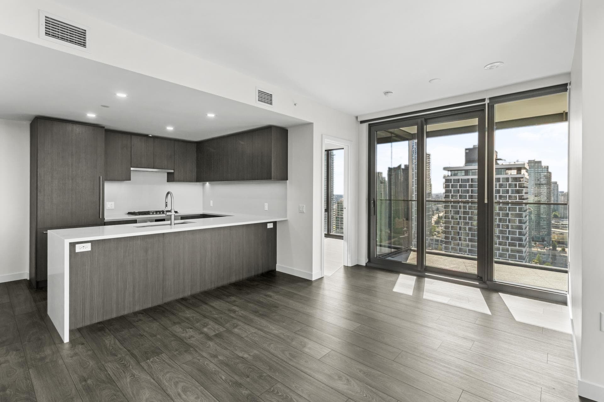 2502 - 5987 Wilson Avenue, Burnaby, V5H 0L7 — photo 3