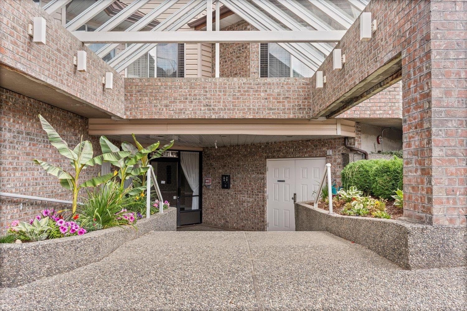 307 - 32669 George Ferguson Way, Abbotsford, V2T 4E4 — photo 3