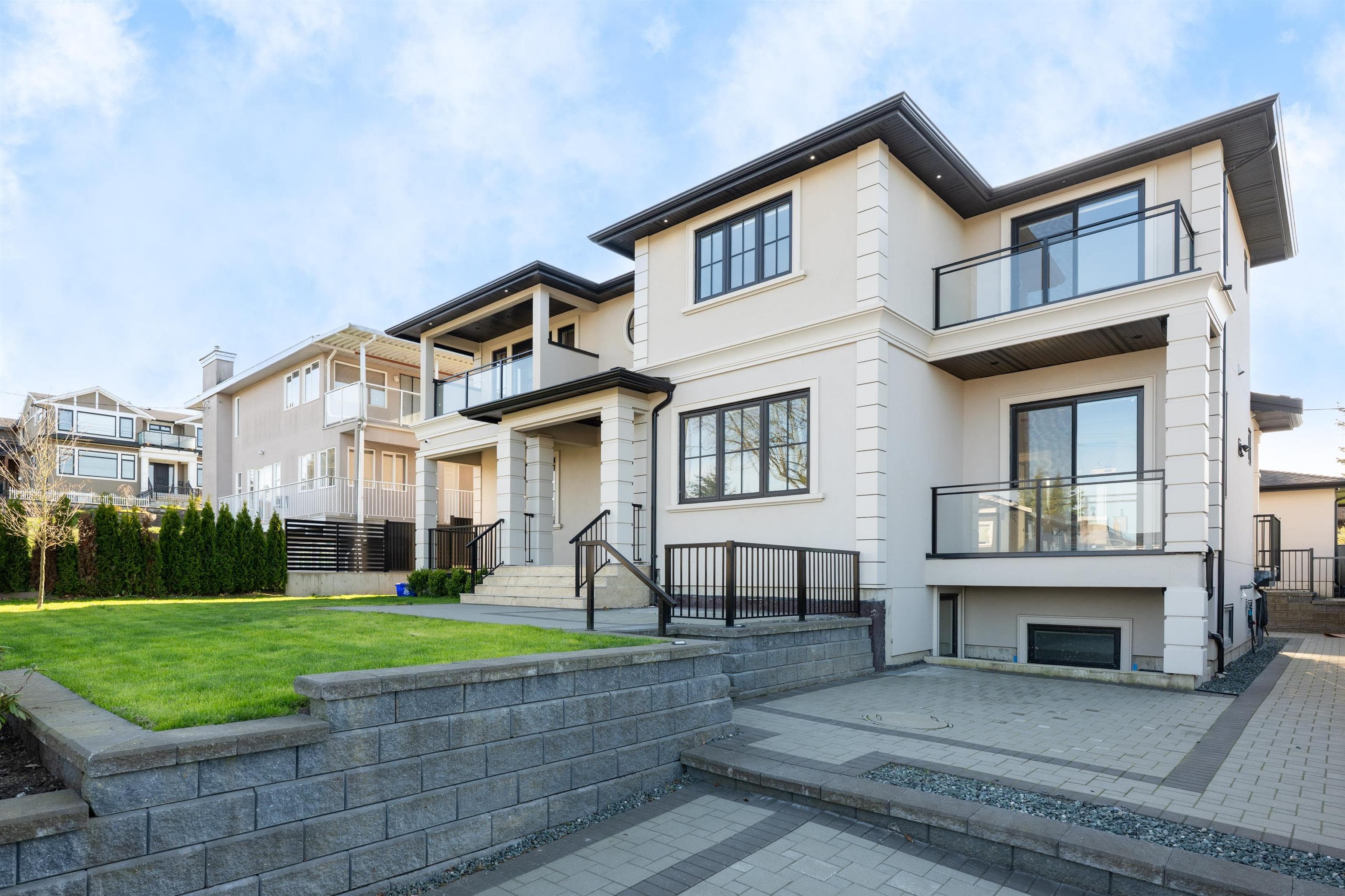 5469 Nelson Avenue, Burnaby, V5H 3H1 — photo 2