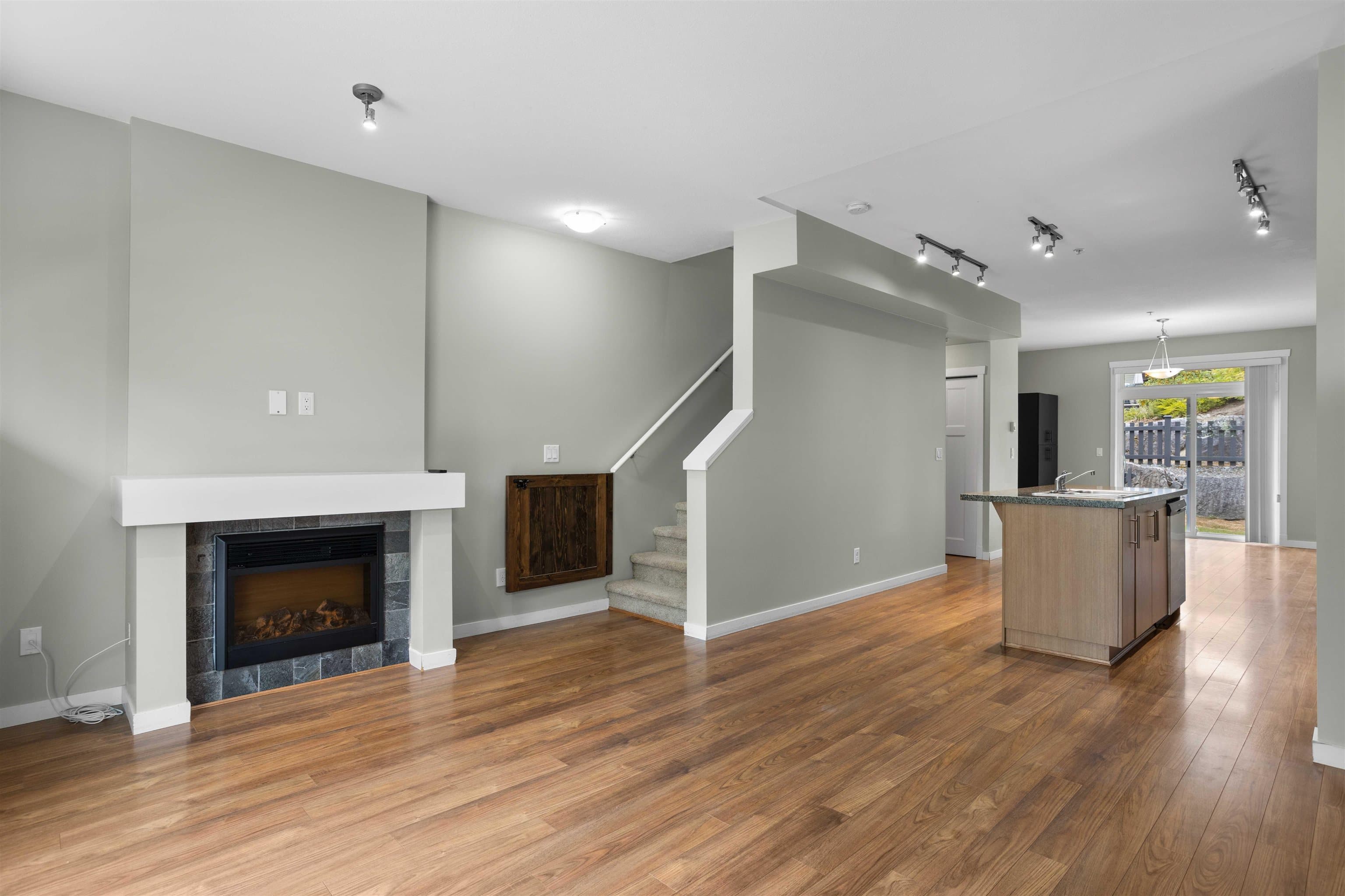 131 - 13819 232 Street, Maple Ridge, V4R 0C7 — photo 3