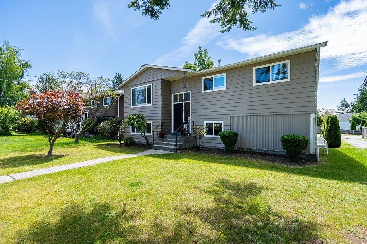 13728 Blackburn Avenue, White Rock