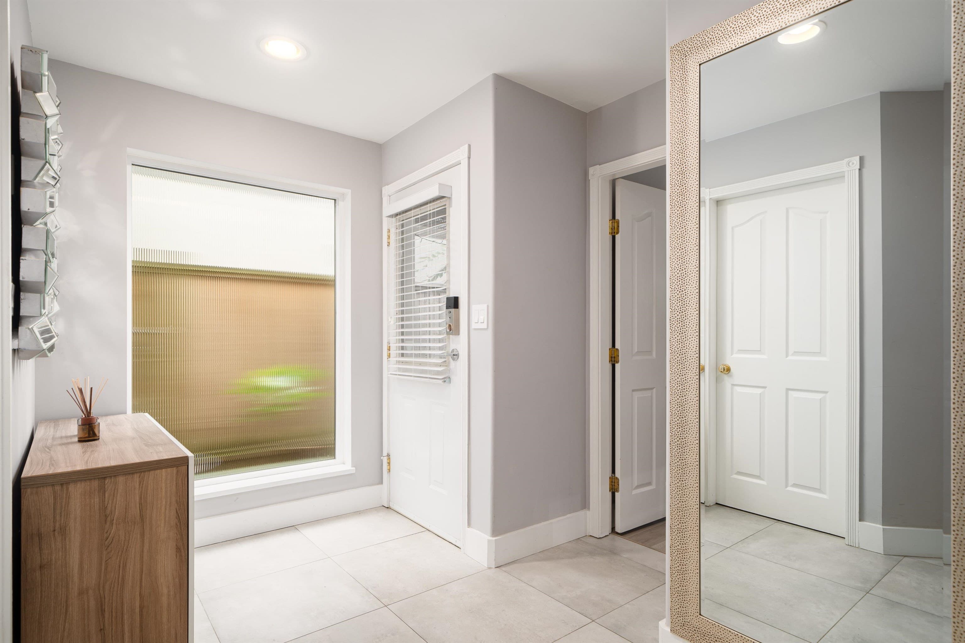 D - 136 W 4th Street, North Vancouver, V7M 1H5 — photo 3