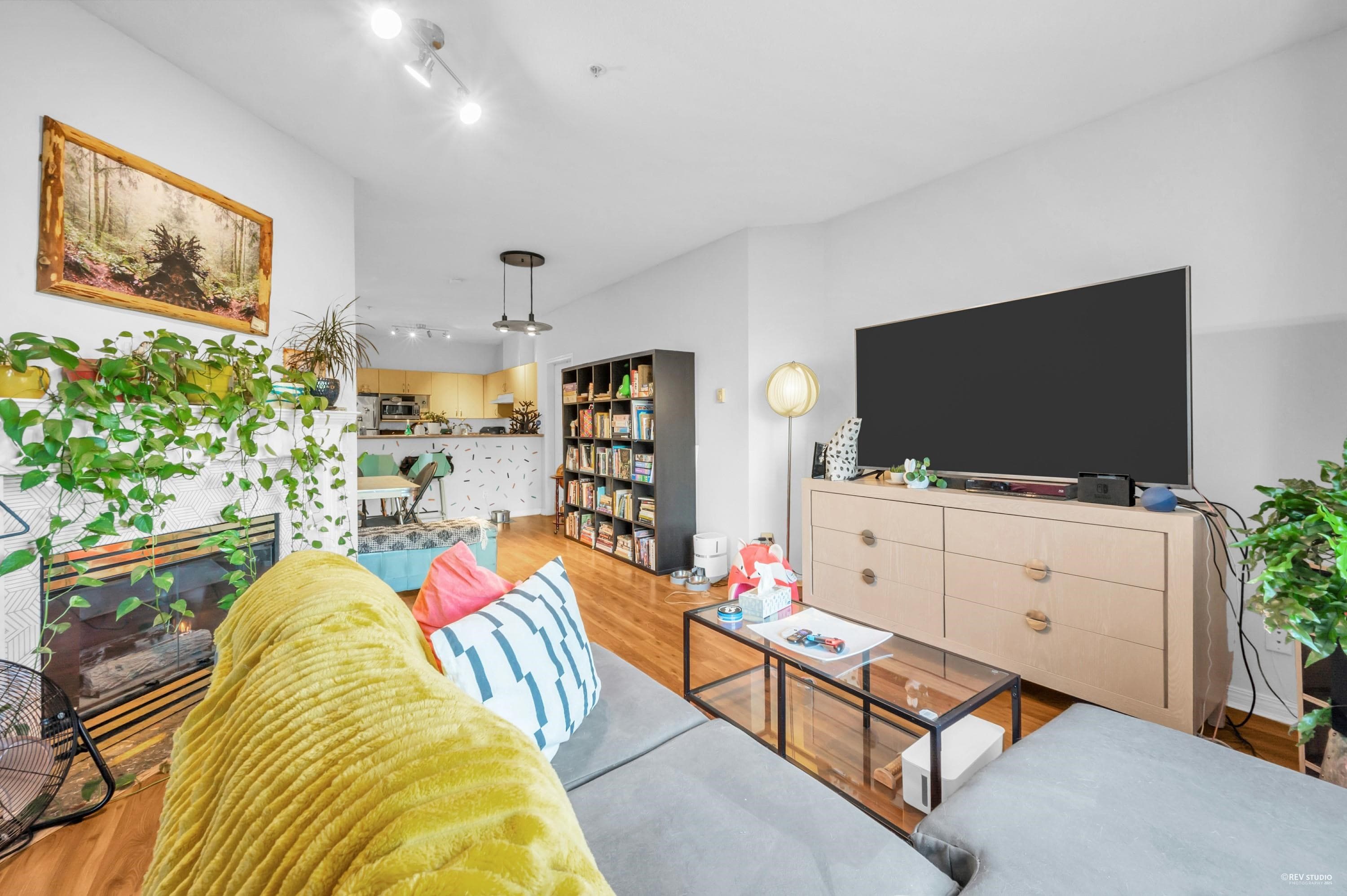 213 - 83 Star Crescent, New Westminster, V3M 6X8 — photo 4