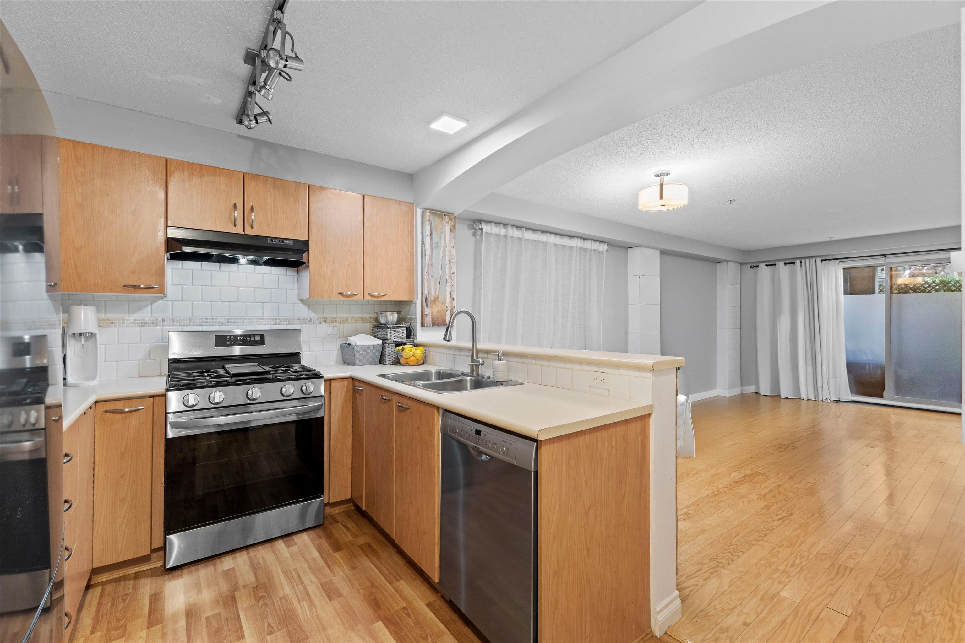 108 - 2958 Silver Springs Boulevard, Coquitlam, V3E 3R9 — photo 3