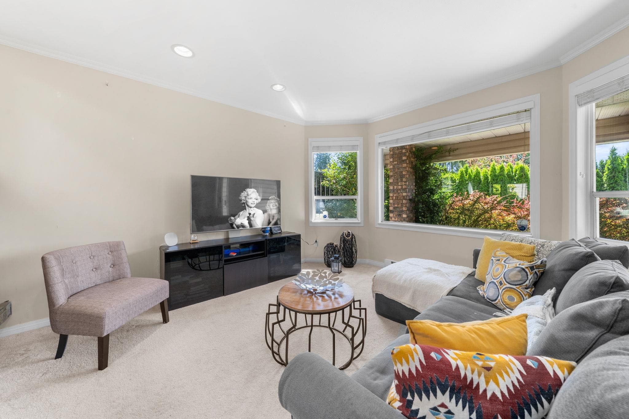 2 - 460 W 6th Street, North Vancouver, V7M 1K9 — photo 4