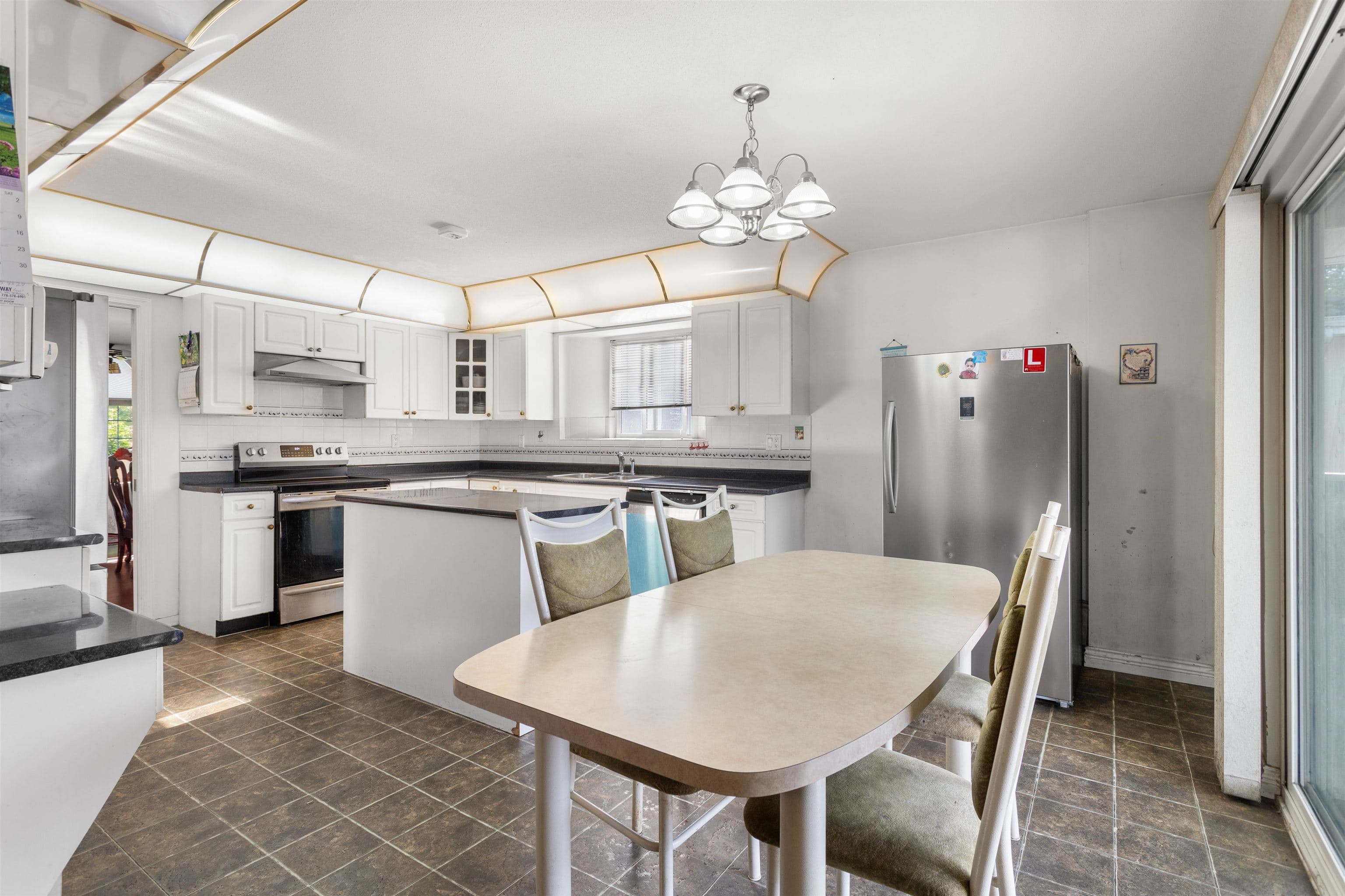 12185 98a Avenue, Surrey, V3V 7S5 — photo 4