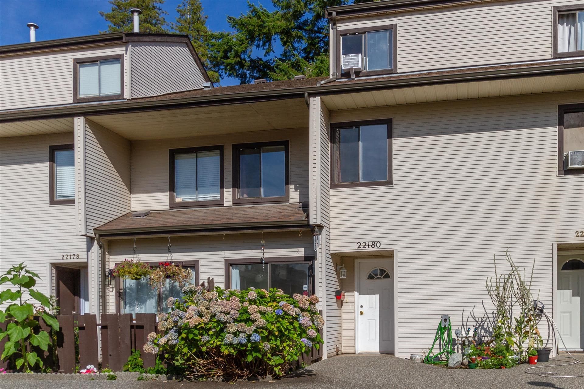 22180 122nd Avenue, Maple Ridge, V2X 3X6 — photo 2