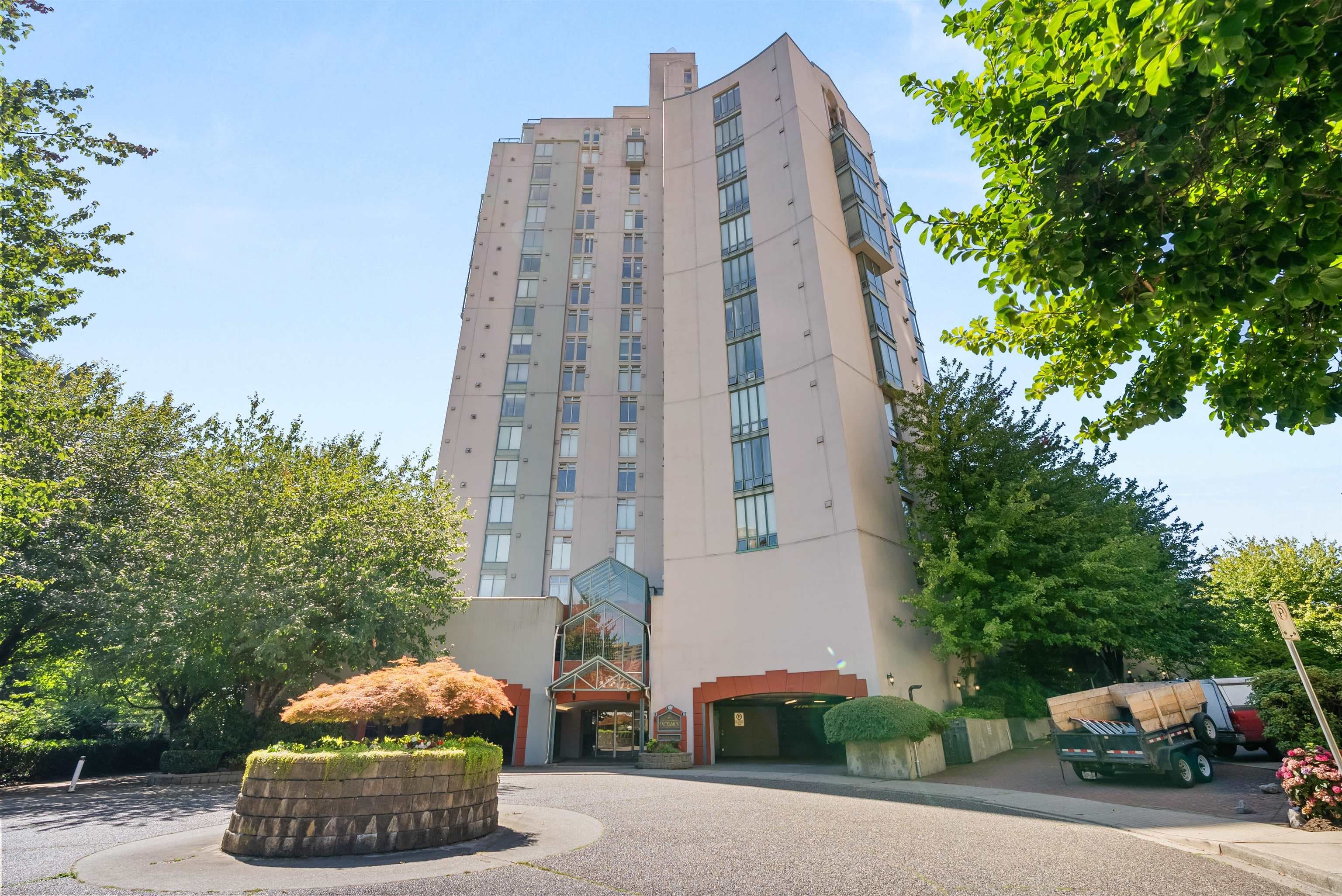 1602 - 8 Laguna Court, New Westminster, V3M 6M6 — photo 2