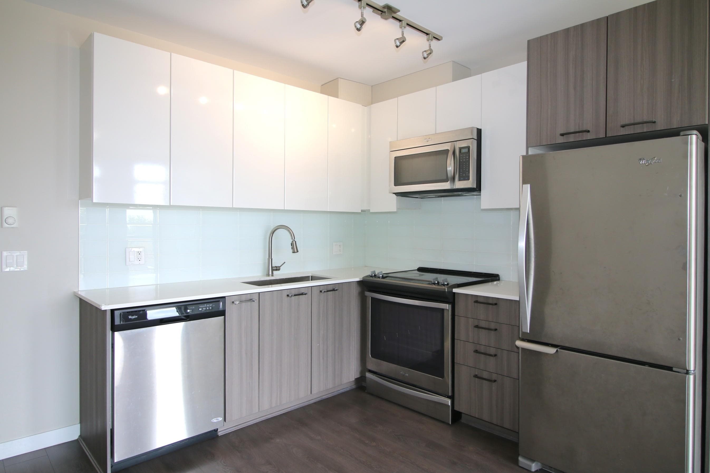 306 - 6555 Victoria Drive, Vancouver, V5P 3X8 — photo 2