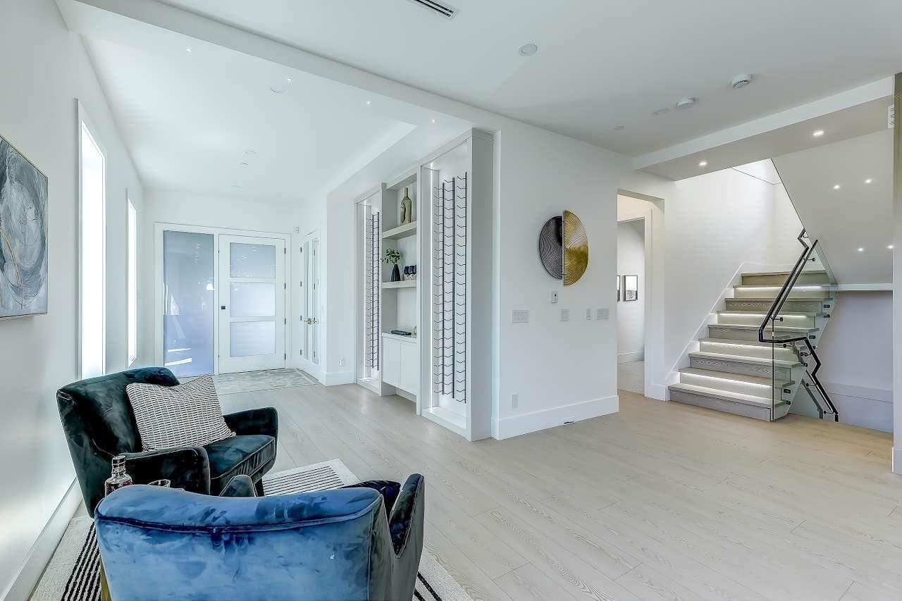 15569 Oxenham Avenue, White Rock