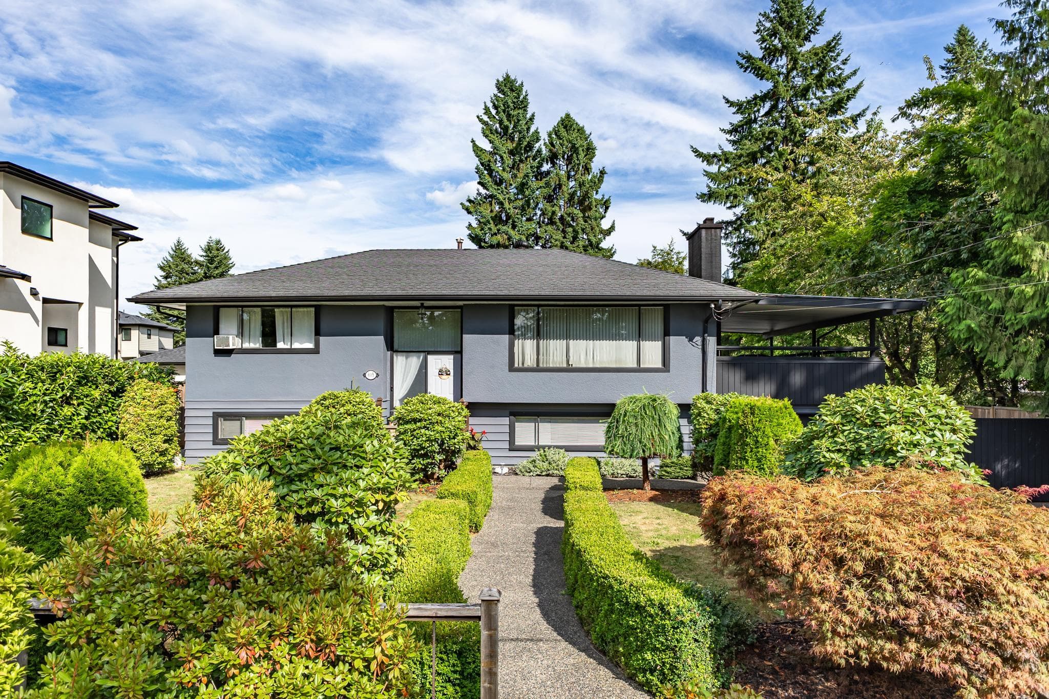 605 Laurentian Crescent, Coquitlam, V3J 6H3 — photo 2