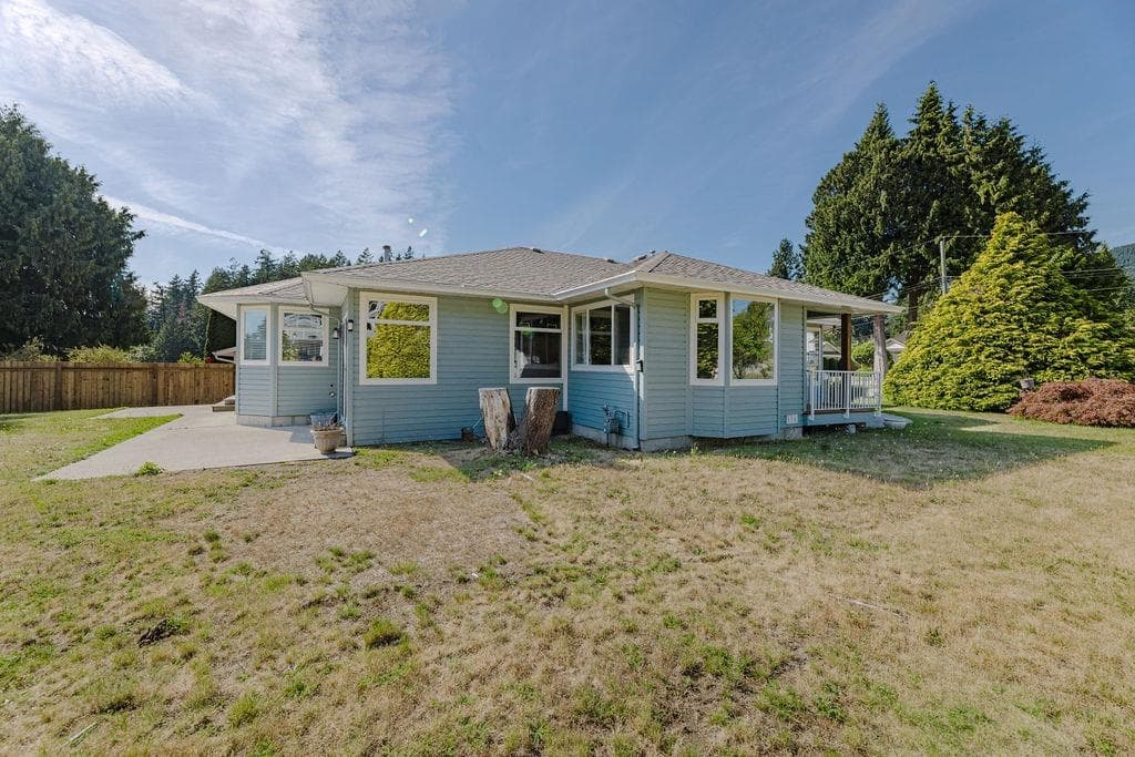 1551 Islandview Drive, Gibsons, V0N 1V5 — photo 2