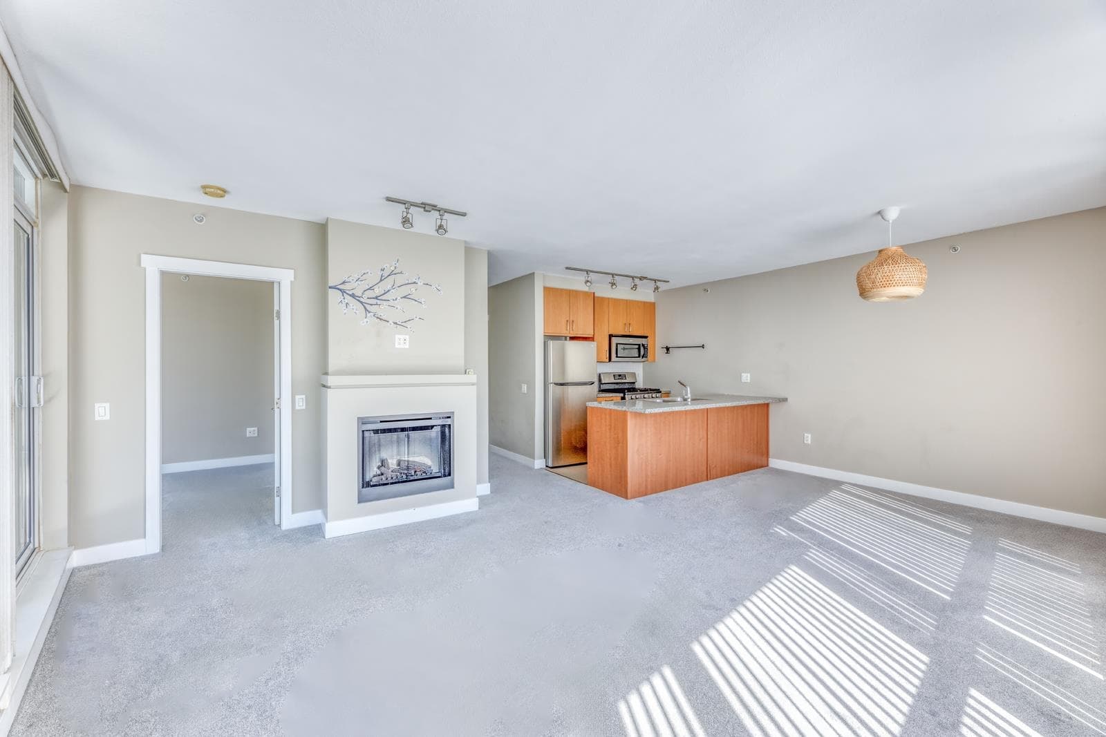 307 - 9222 University Crescent, Burnaby, V5A 0A6 — photo 4
