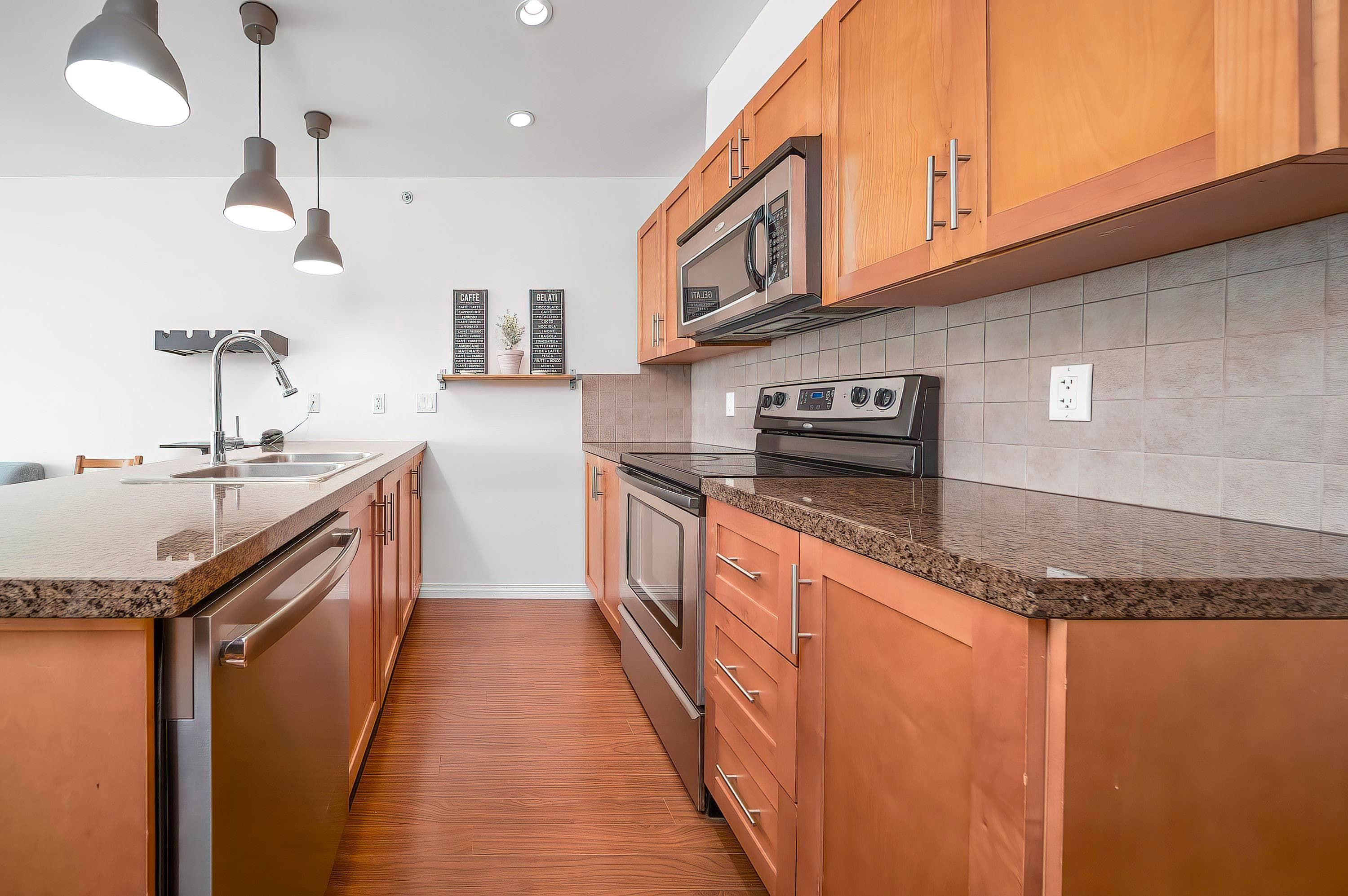 306 - 5000 Imperial Street, Burnaby, V5J 1C8 — photo 2