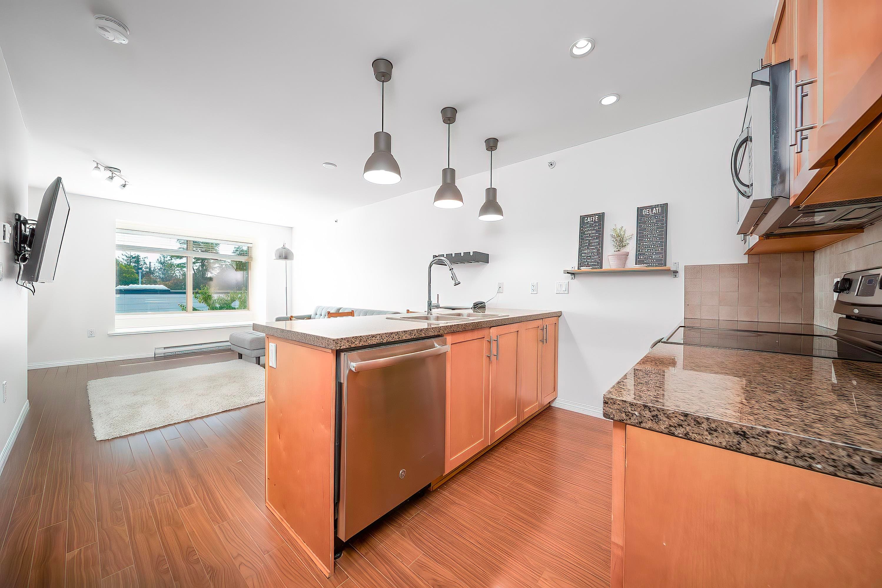 306 - 5000 Imperial Street, Burnaby, V5J 1C8 — photo 1